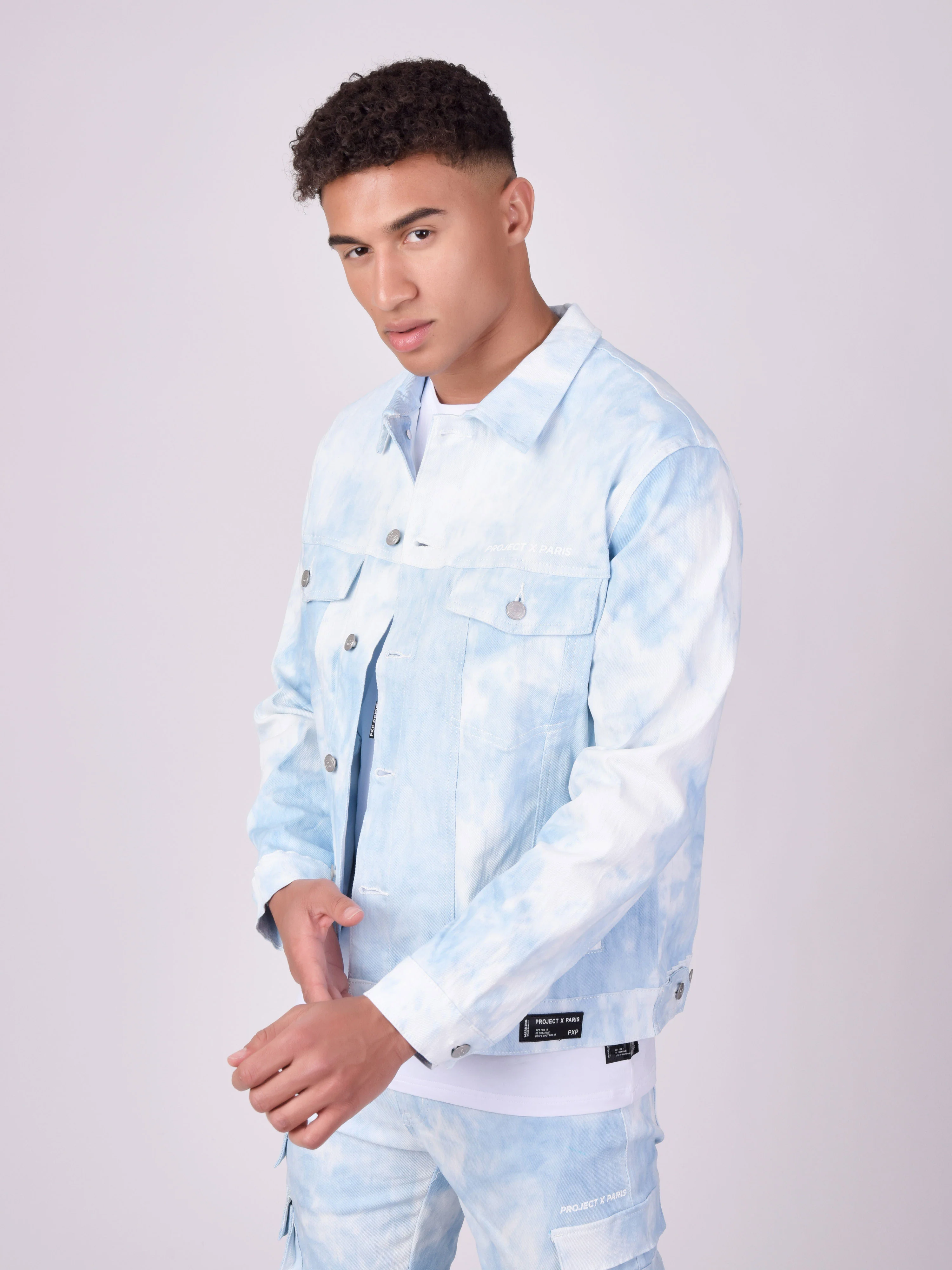 Veste en denim motif tie & dye