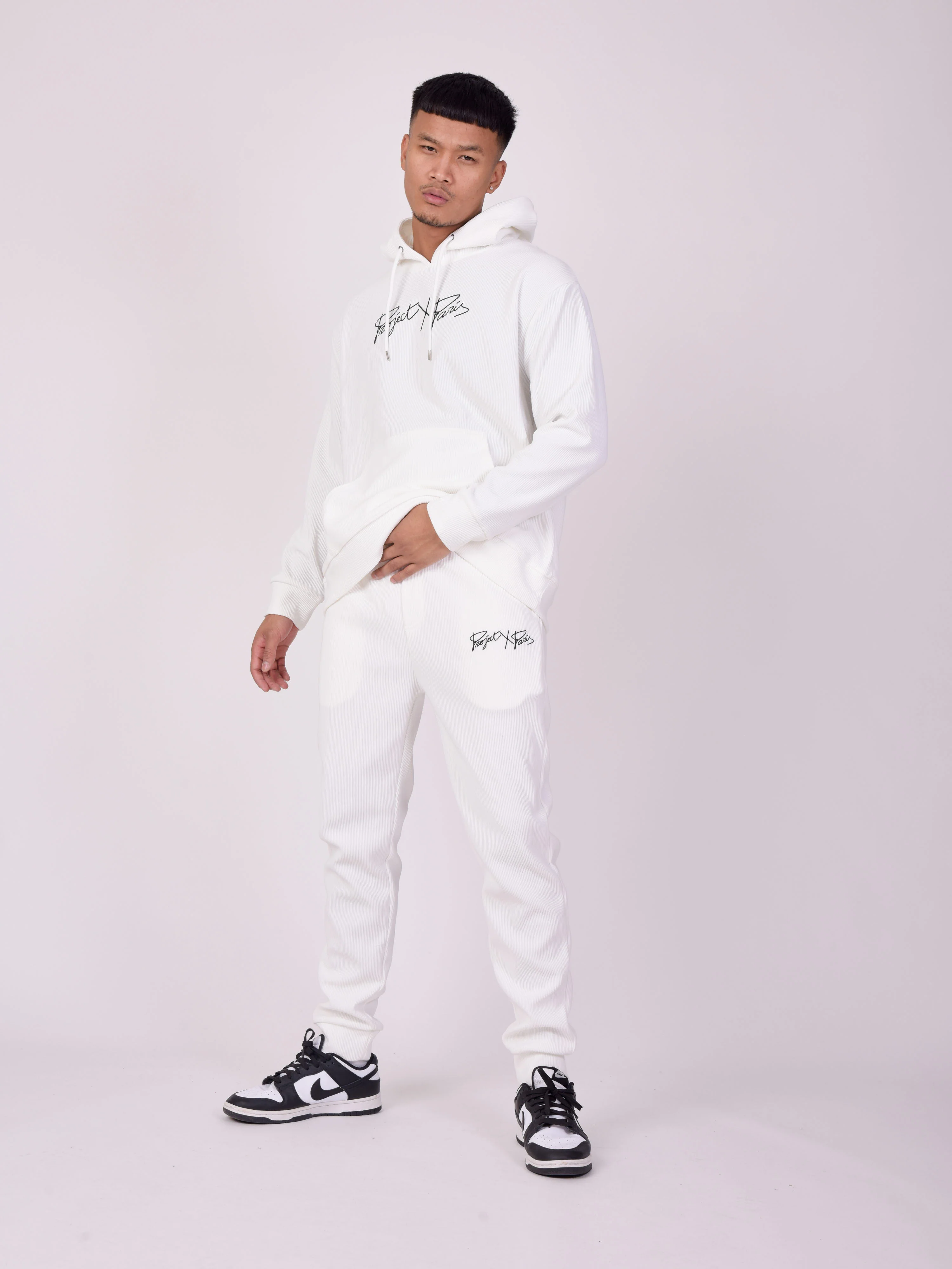 Bas de jogging cotelé simple broderie