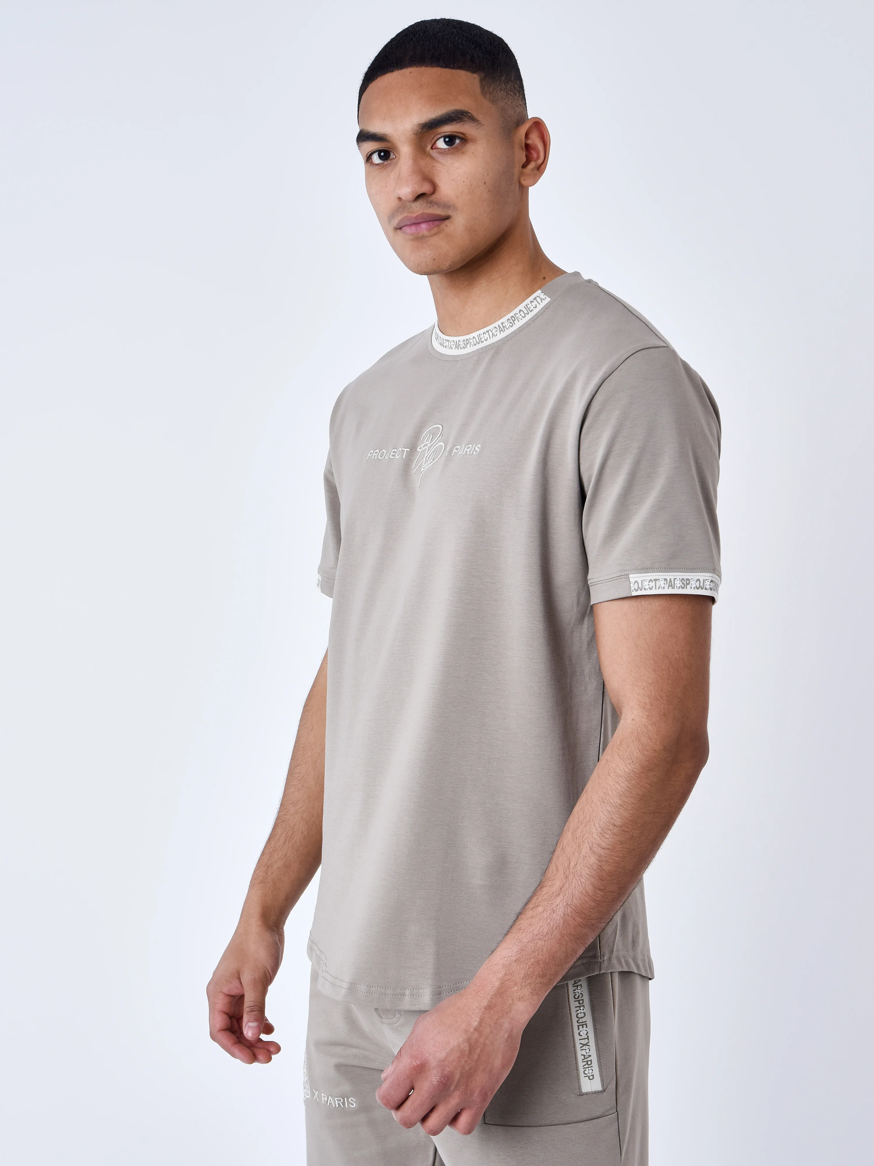 T-shirt uni avec bande logo - Image 4