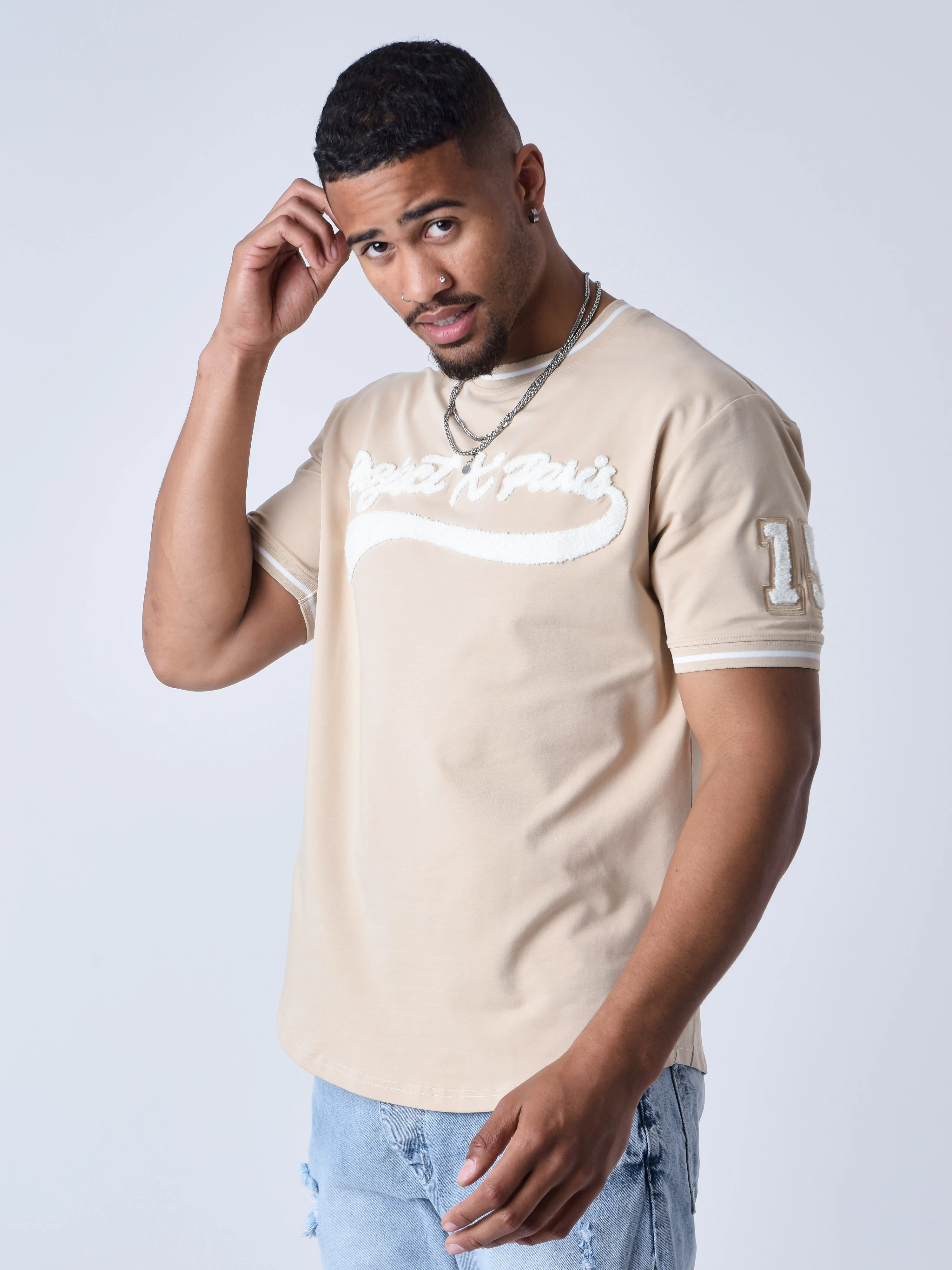 T-shirt style universitaire avec logo - Image 4