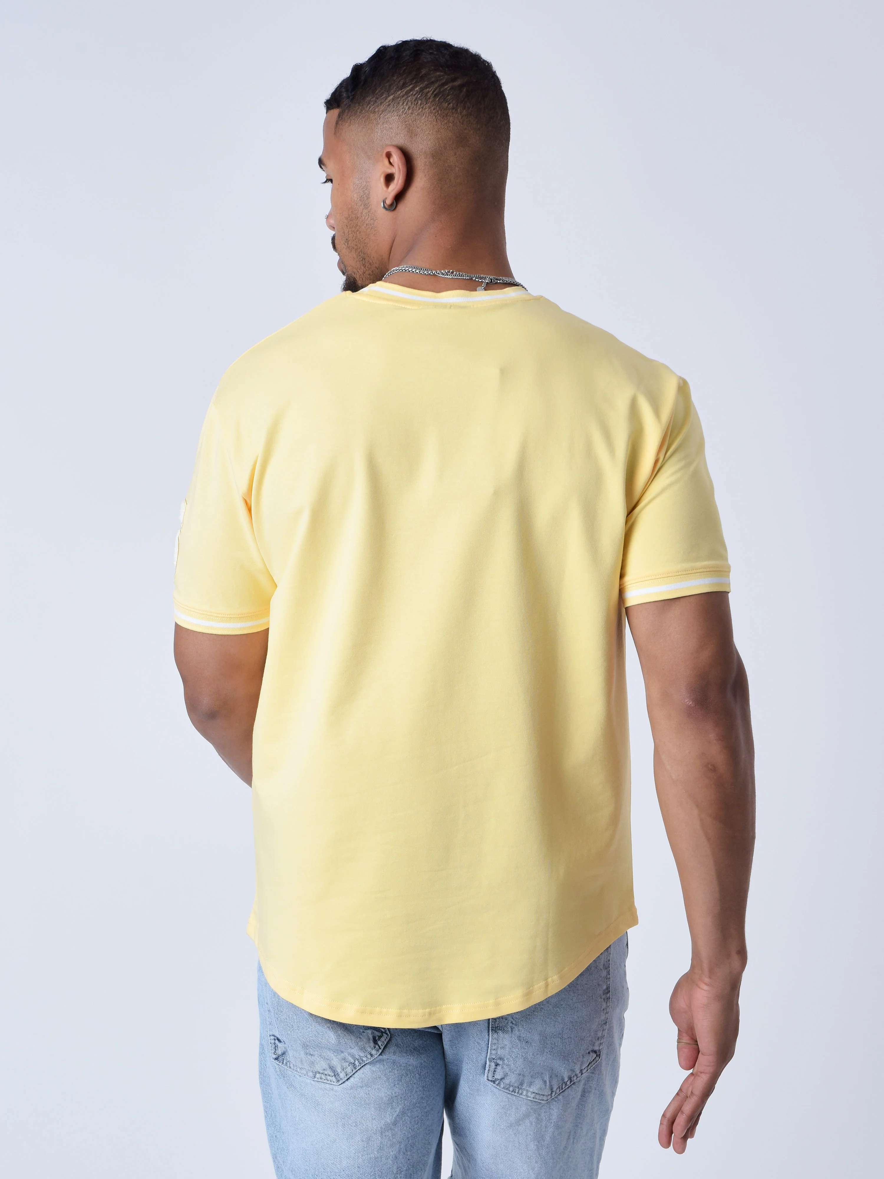T-shirt style universitaire avec logo - Image 3