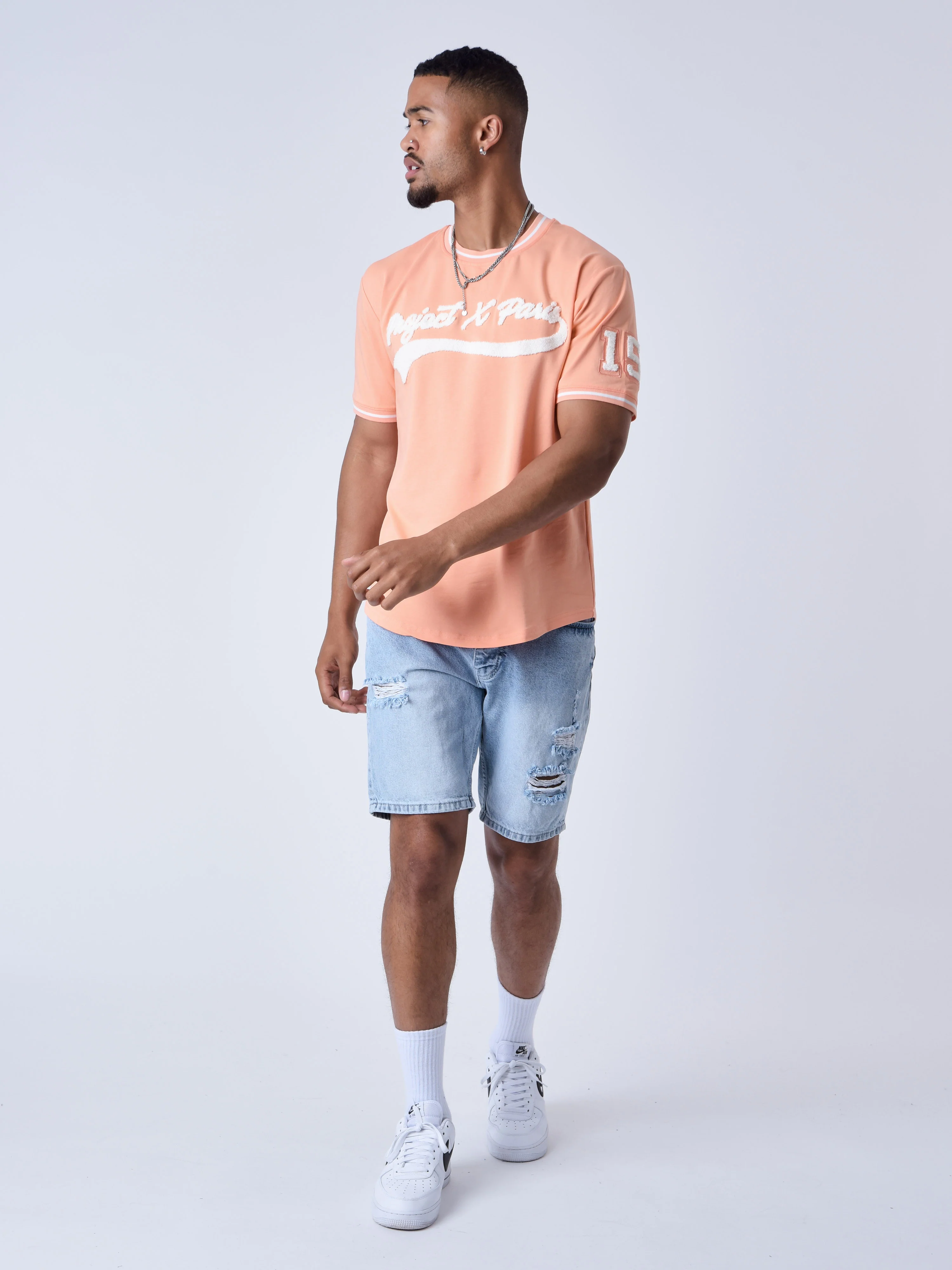 T-shirt style universitaire avec logo - Image 3