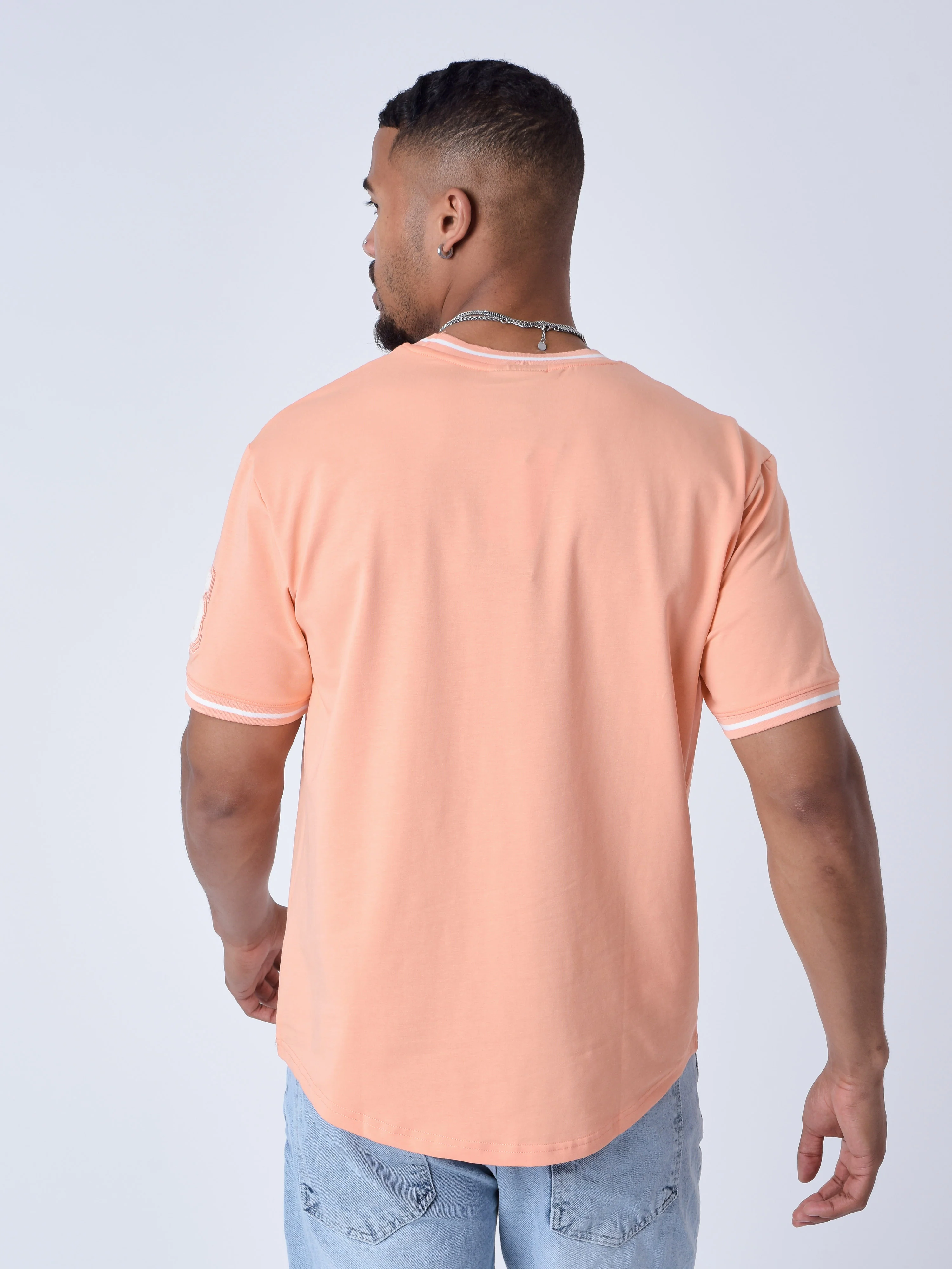 T-shirt style universitaire avec logo - Image 5
