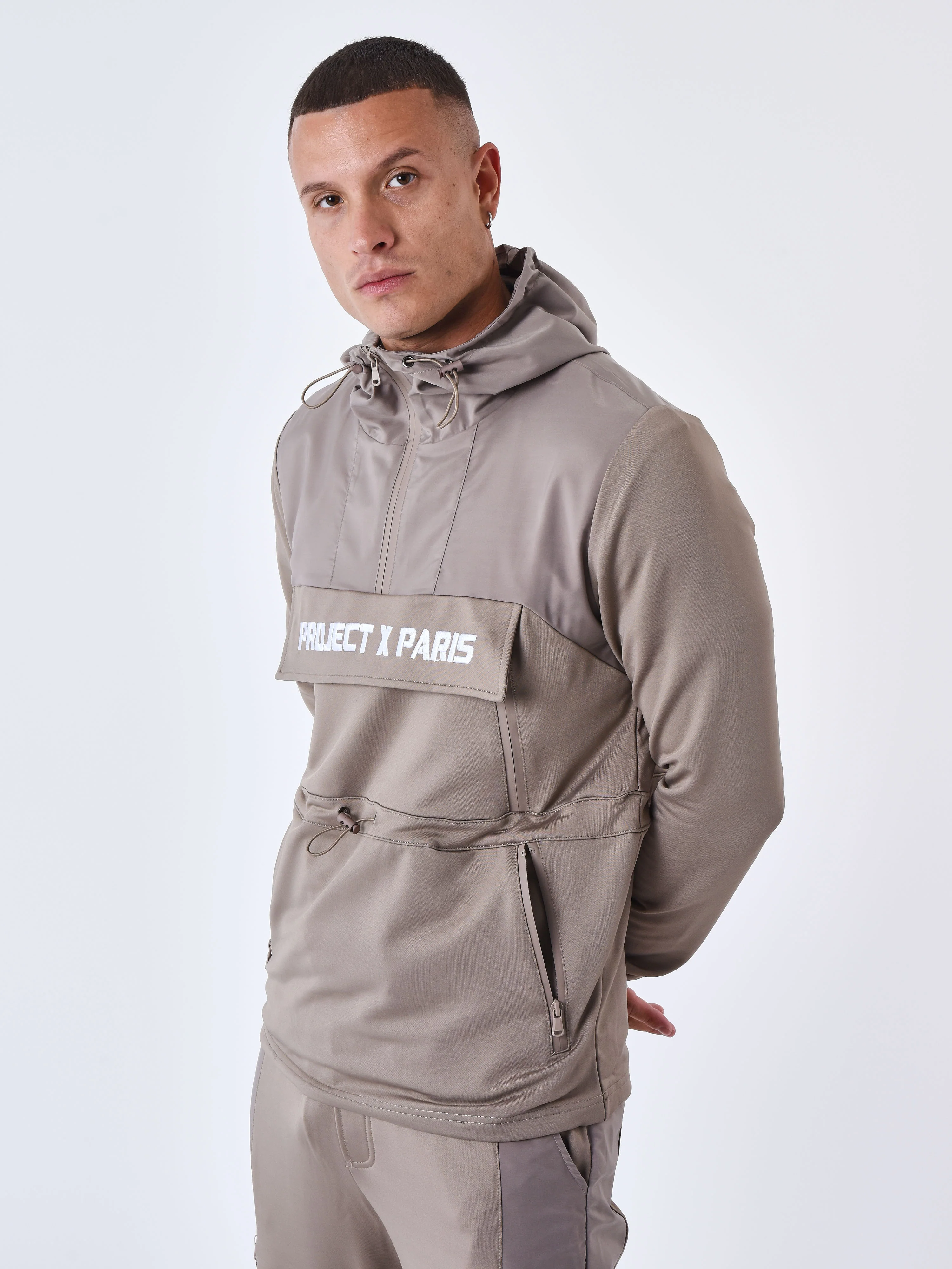 Sweat Ă Capuche style coupe vent - Image 4