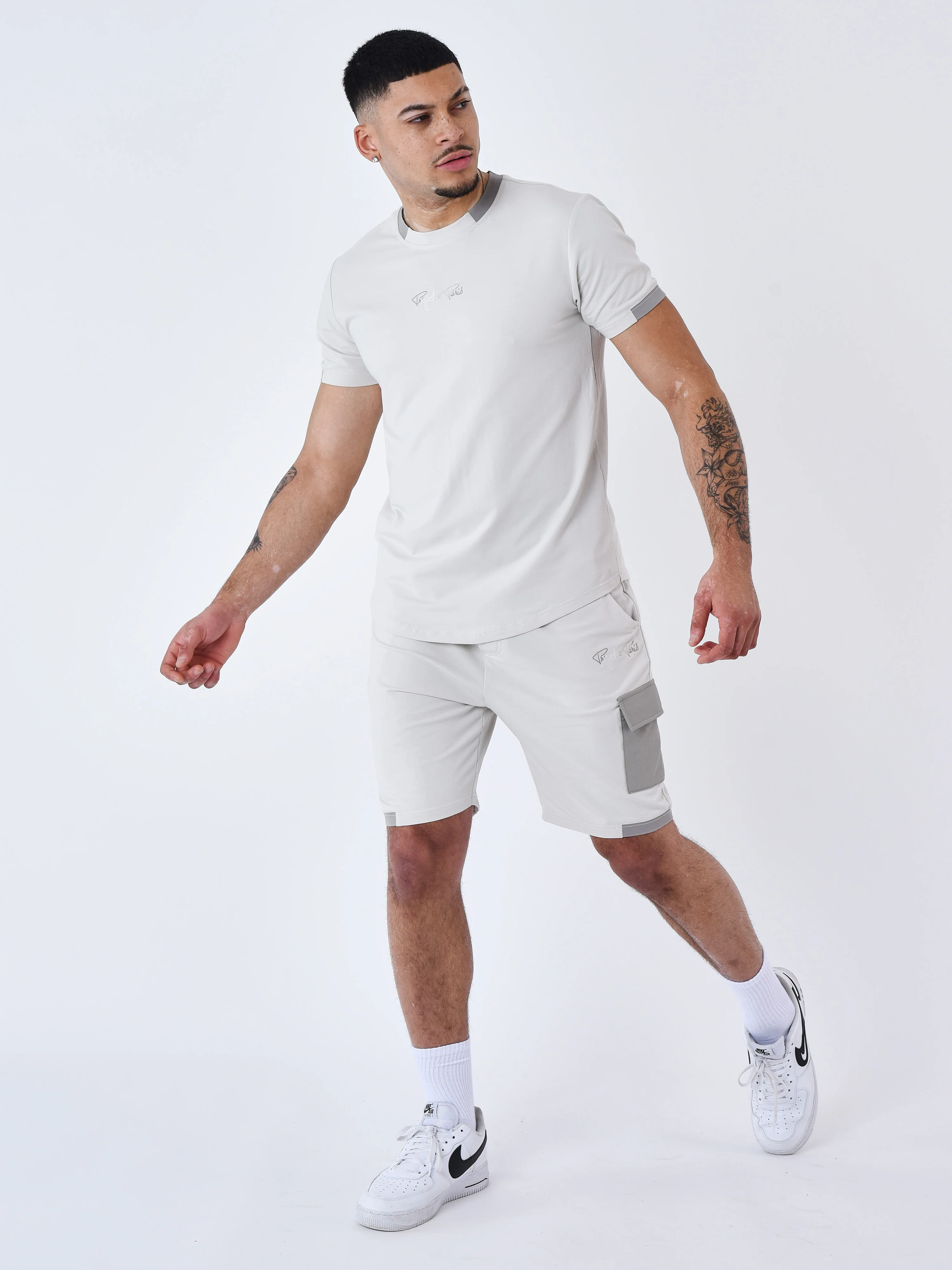 Short avec bande contrastée logotée