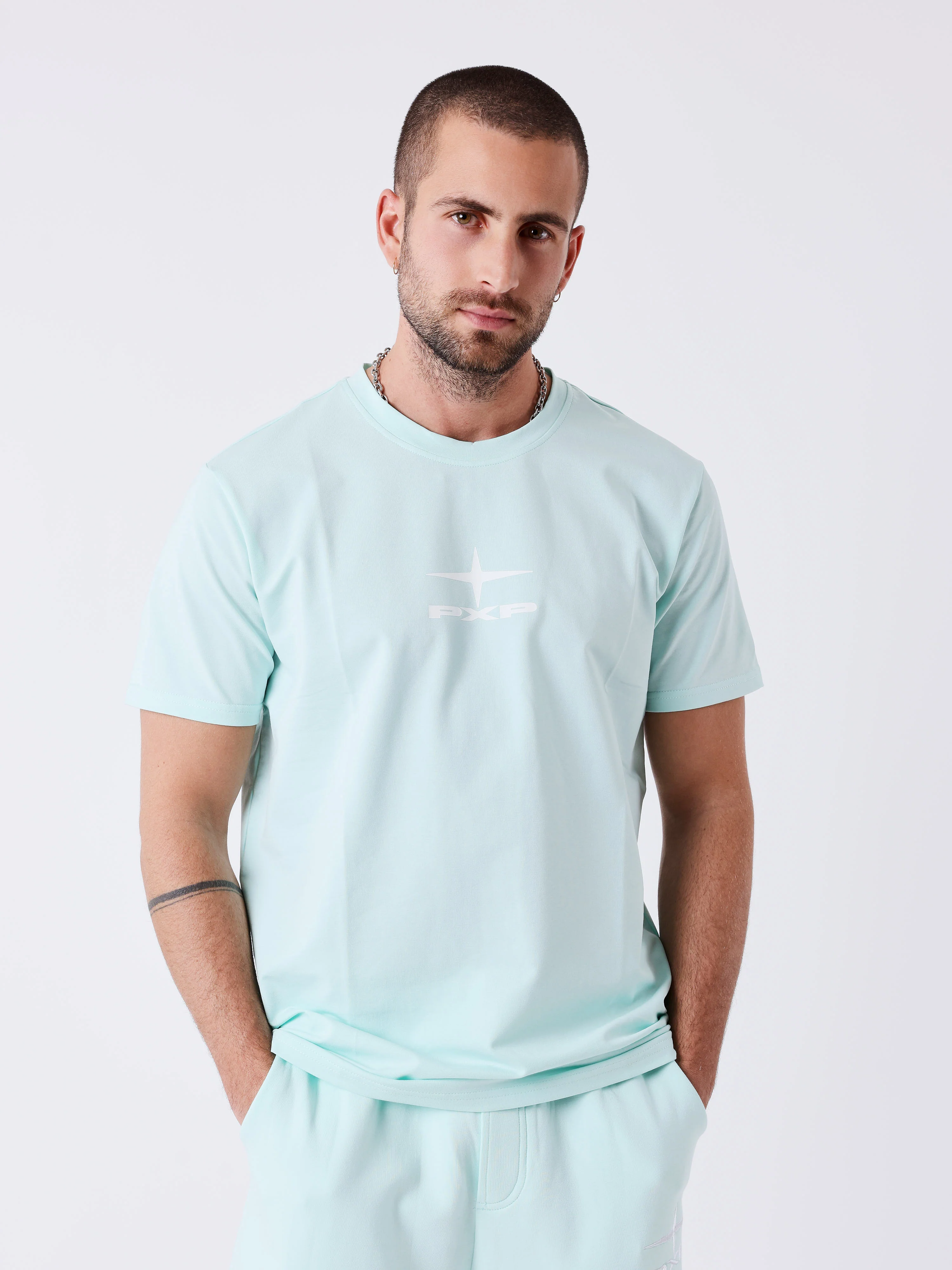 T-shirt fit Essentials