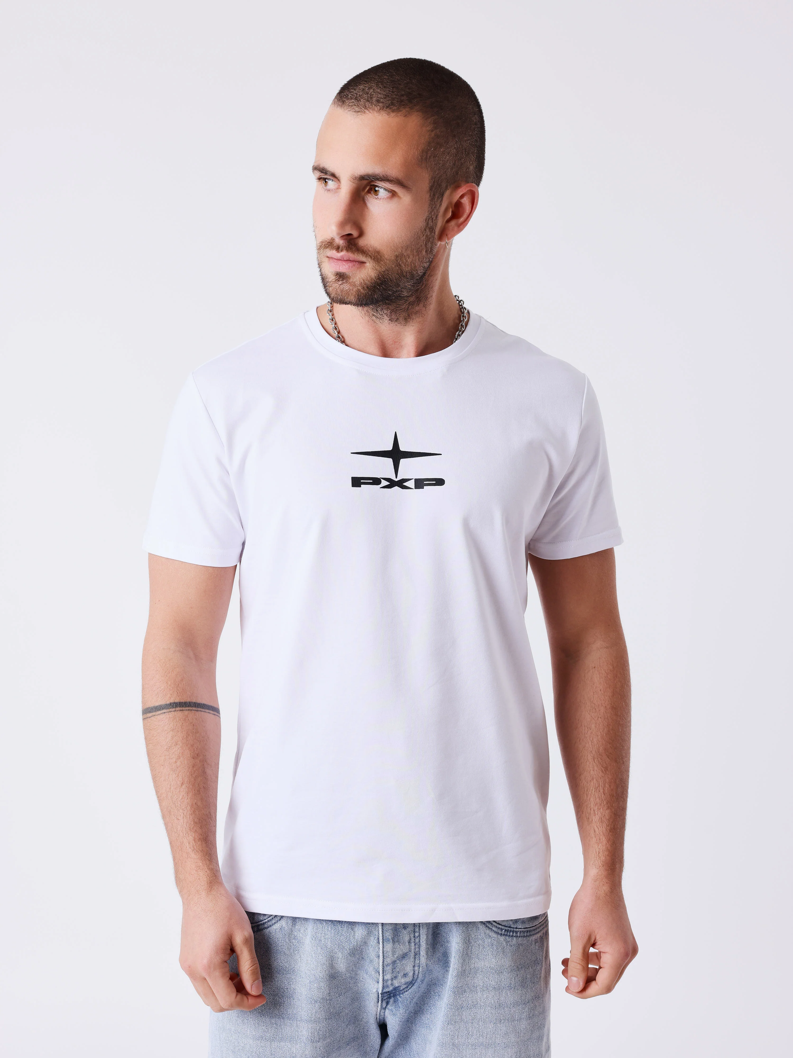 T-shirt fit Essentials