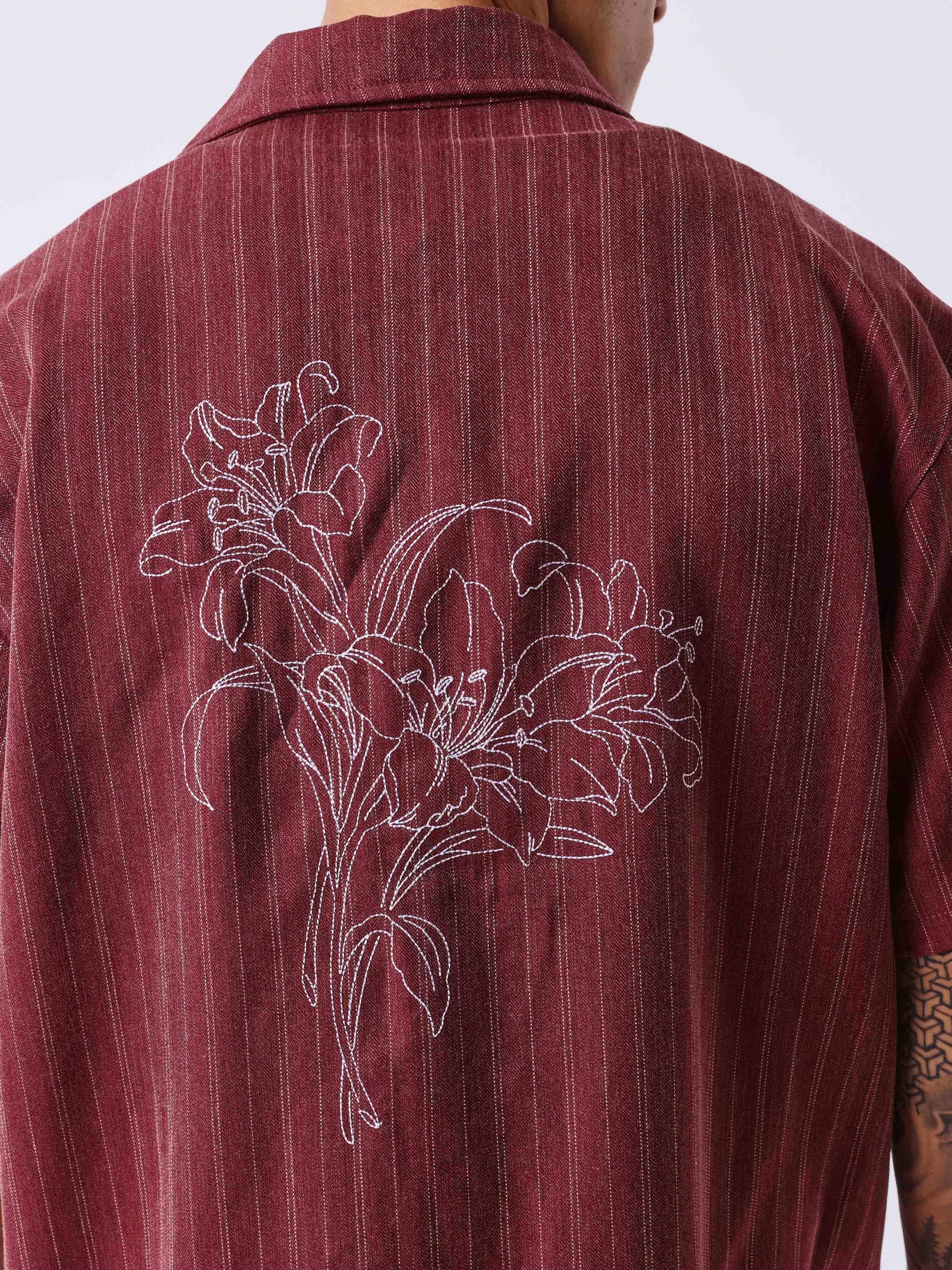 Chemise à motif rayé avec broderie au dos - Image 4