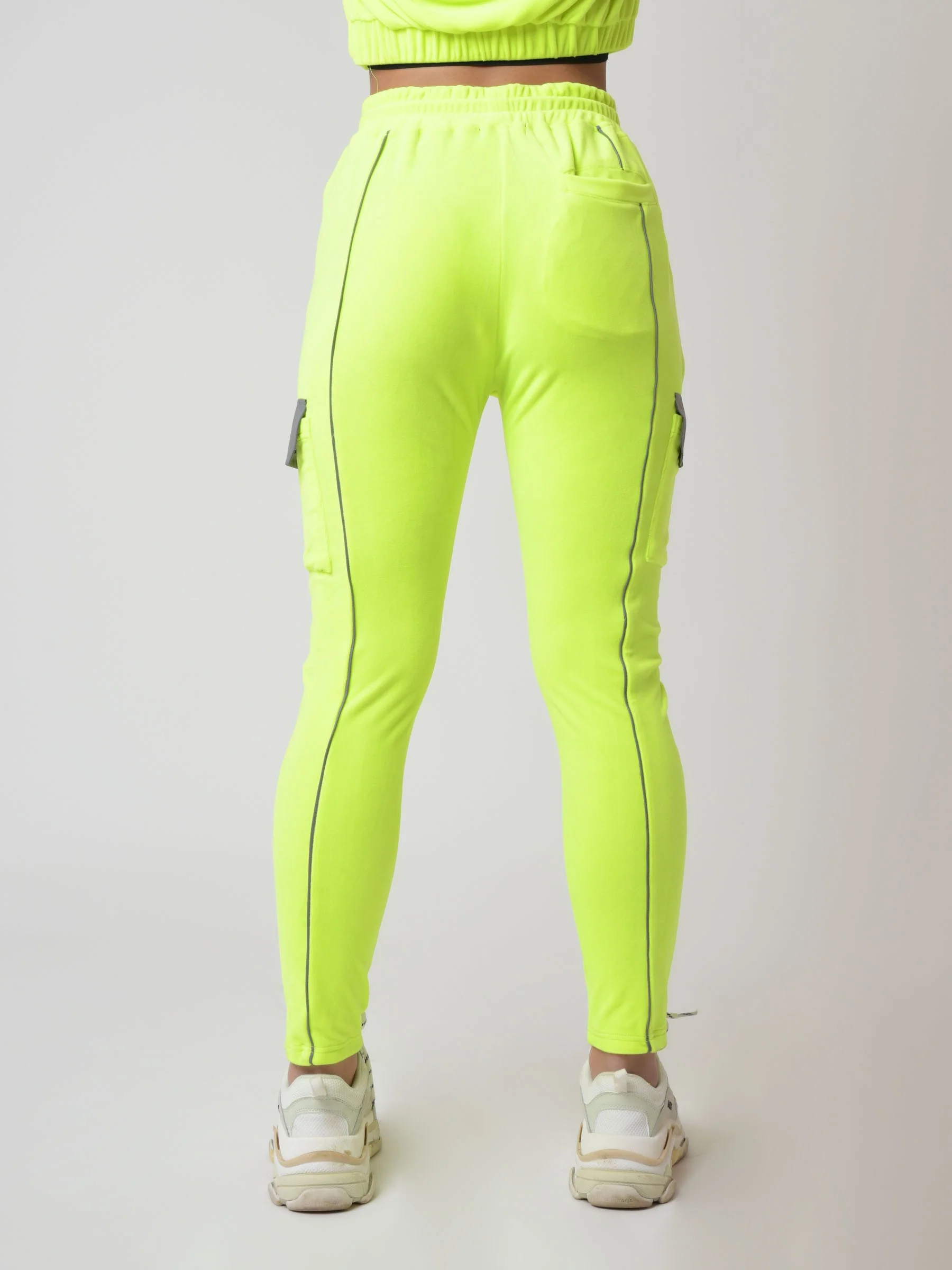 Bas de jogging velvet type cargo à piping réfléchissant - Image 2