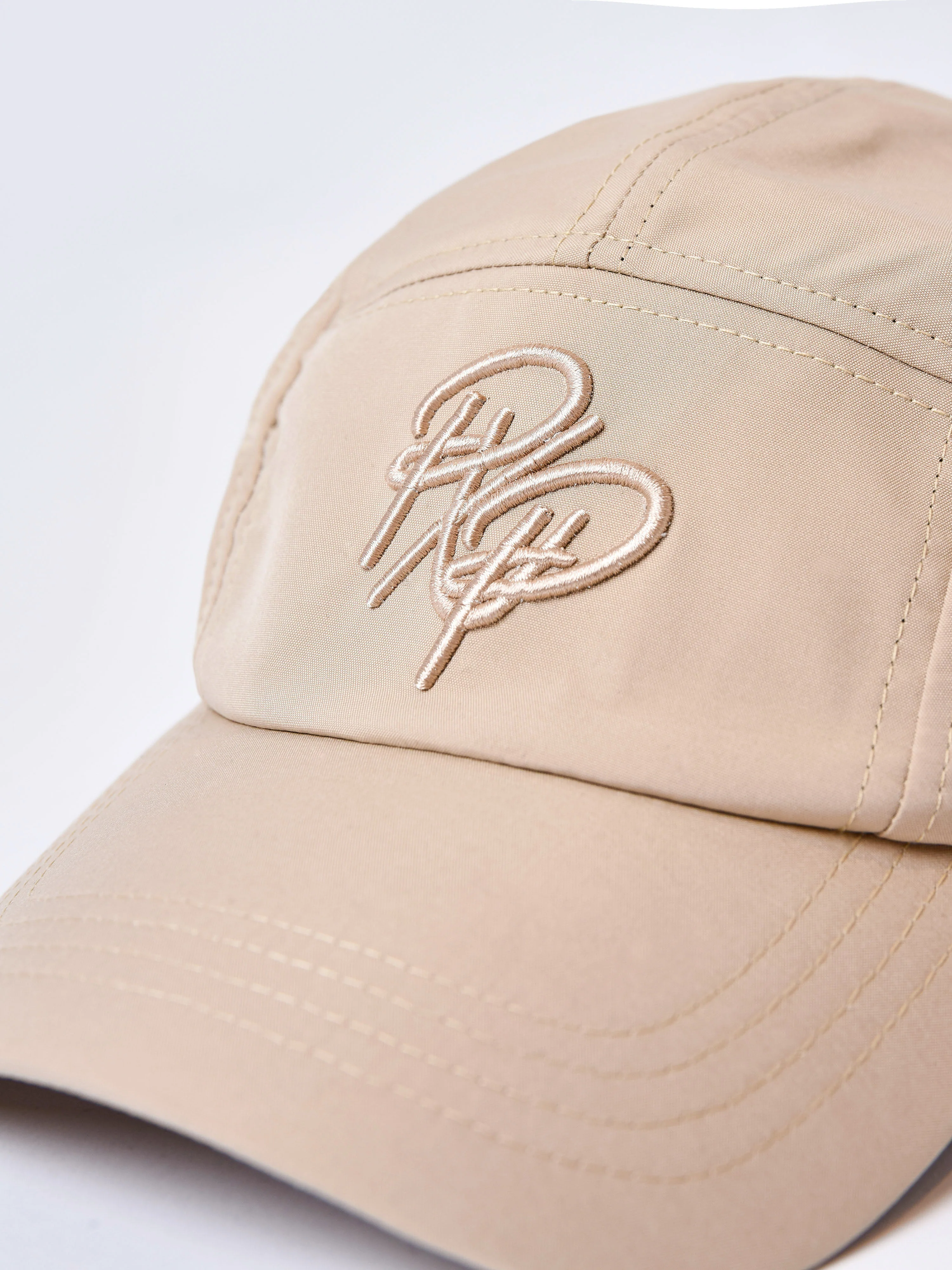 Casquette en matière technique - Image 3