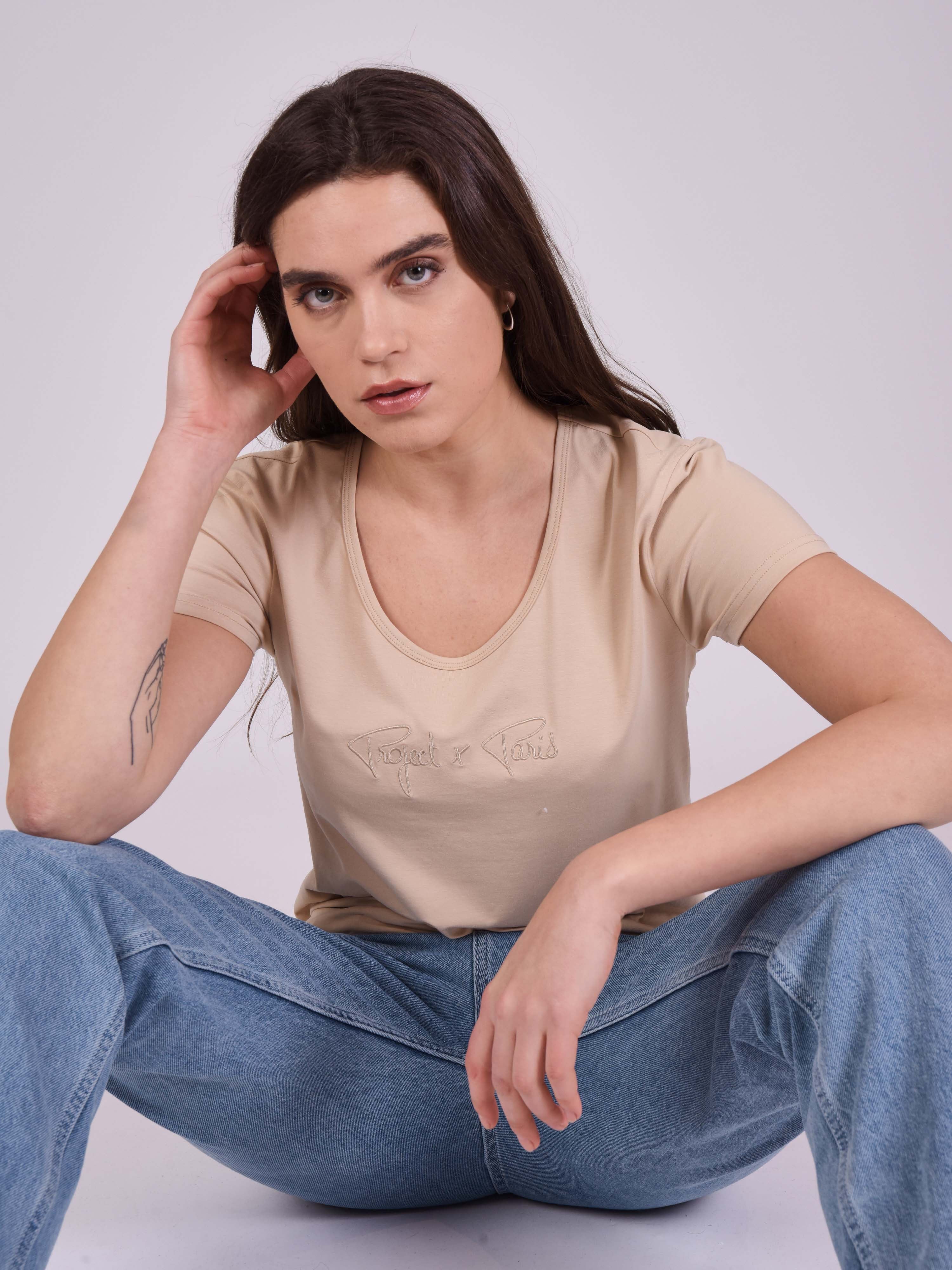 T-shirt basic broderie logo ton sur ton