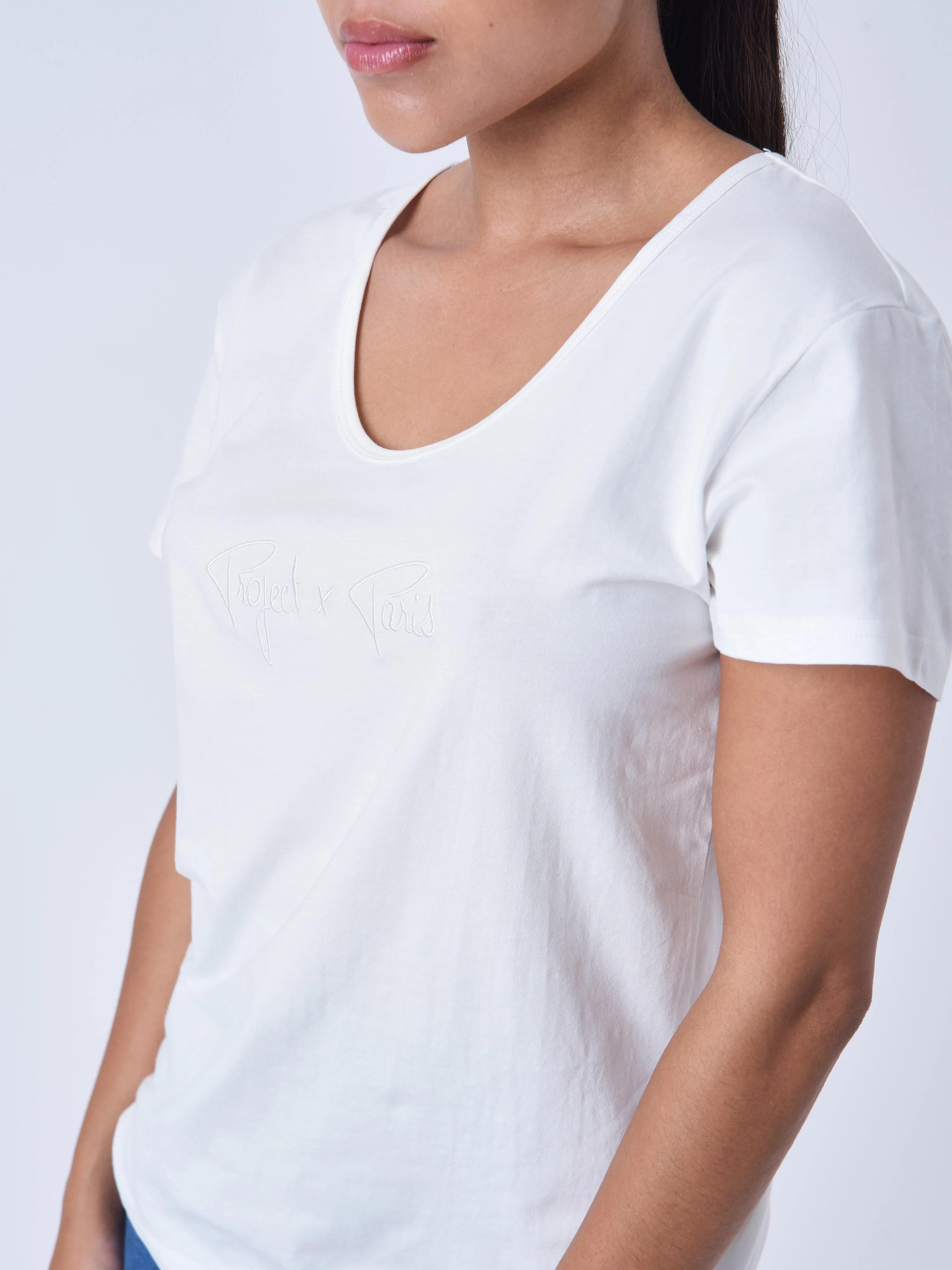 T-shirt basic broderie logo ton sur ton - Image 6