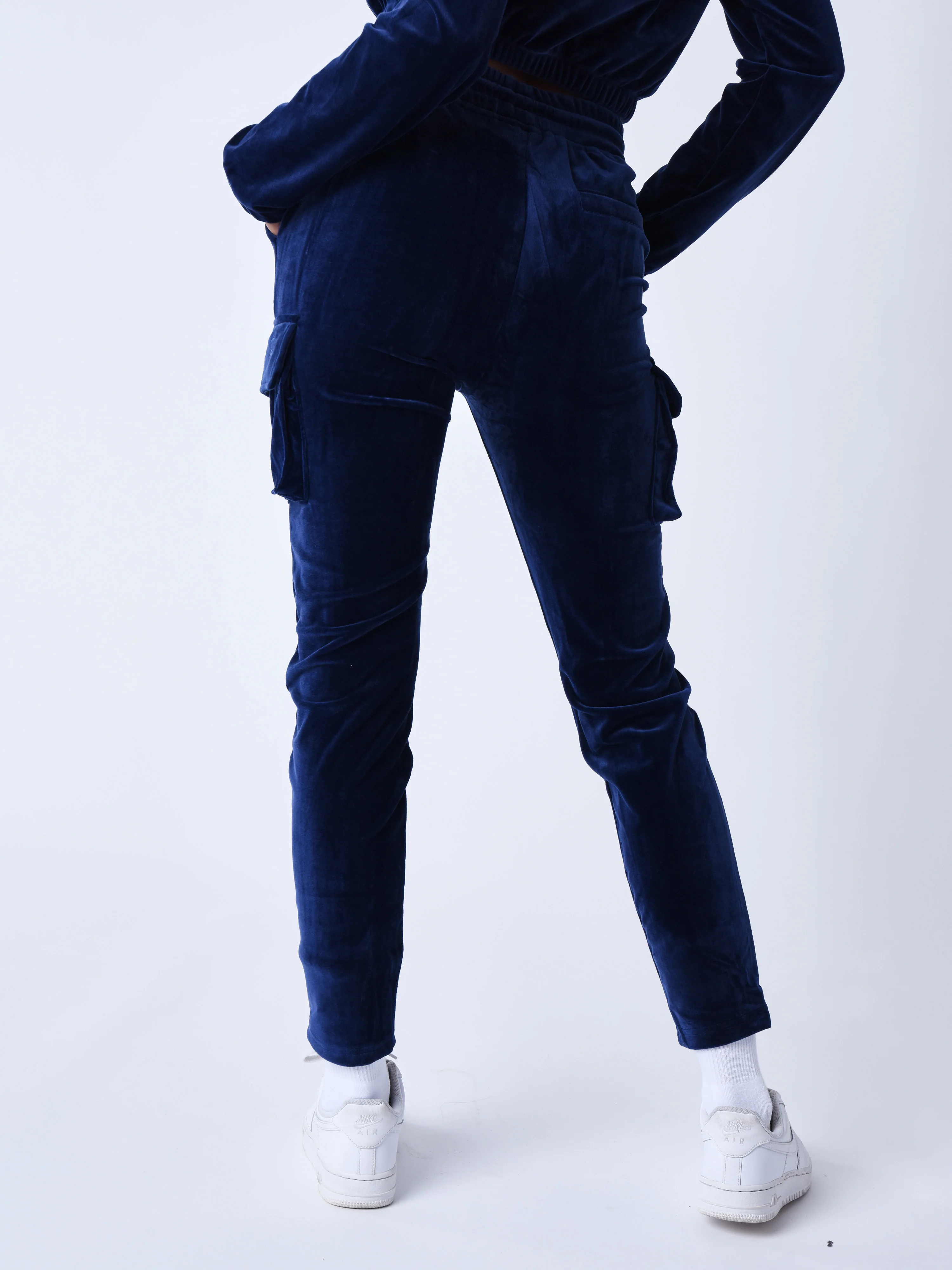 Bas de jogging cargo en velours signature - Image 5