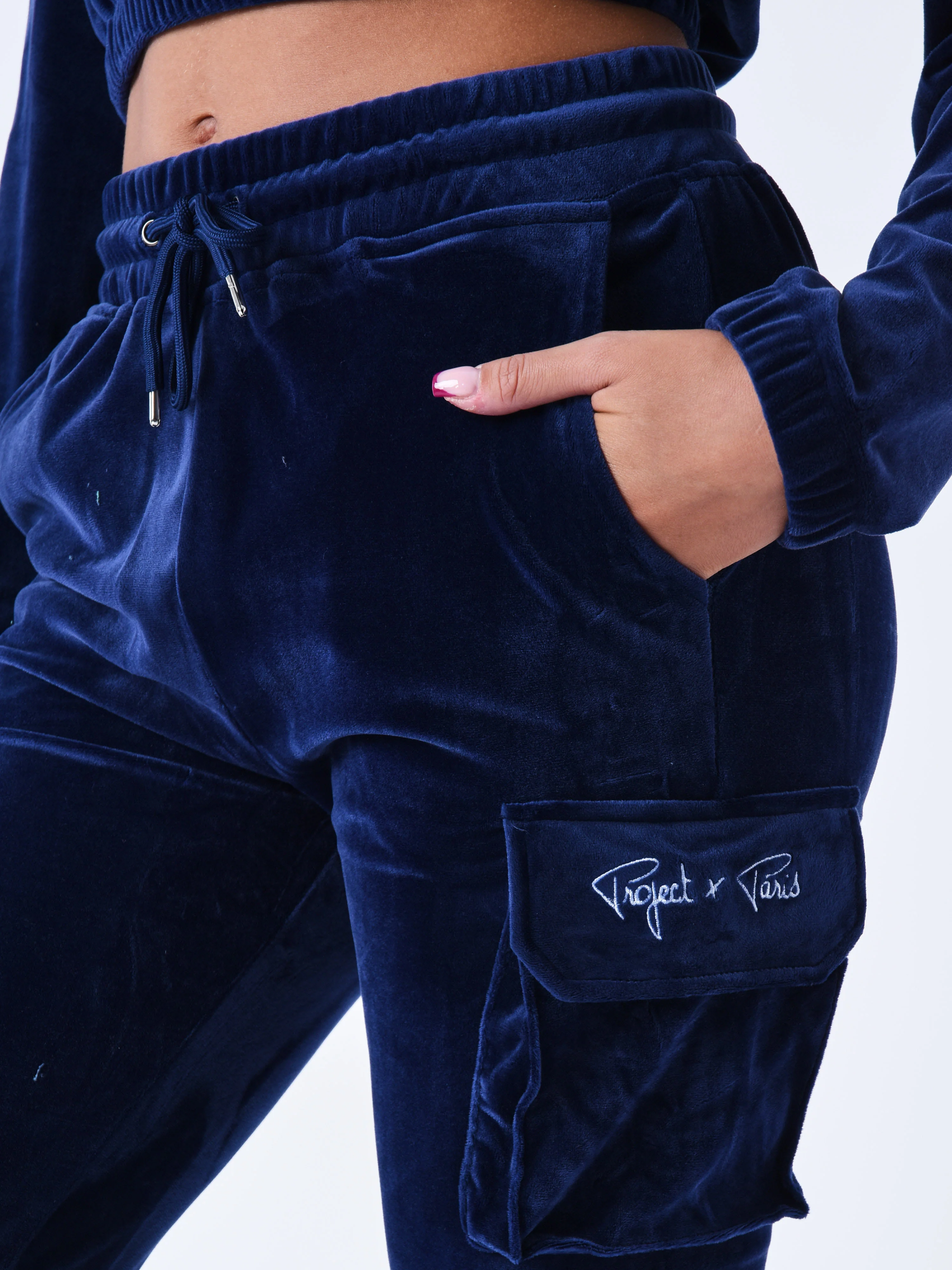 Bas de jogging cargo en velours signature - Image 6