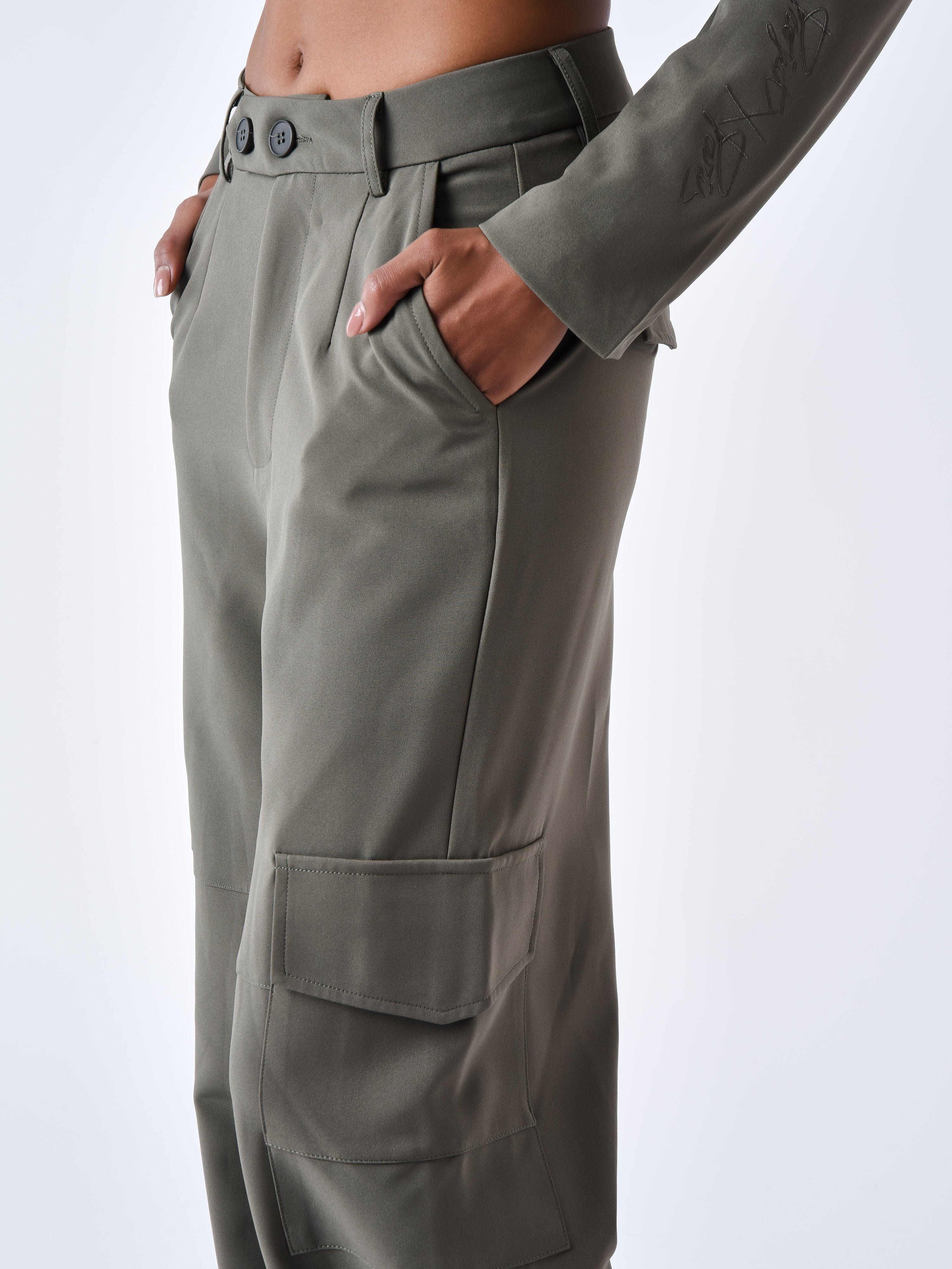 Pantalon tailleur style cargo - Image 5