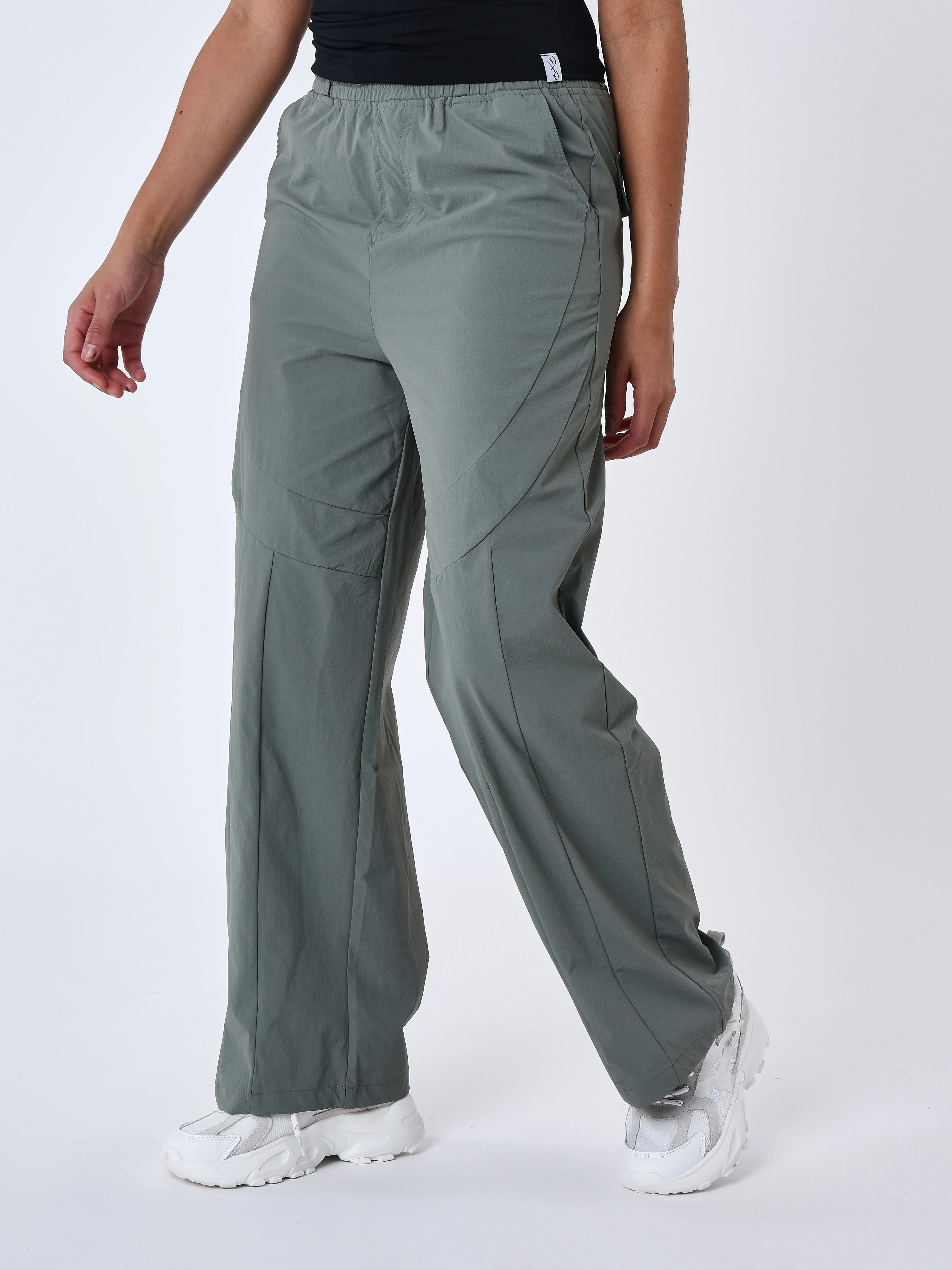 Pantalon droit à découpes - Image 4
