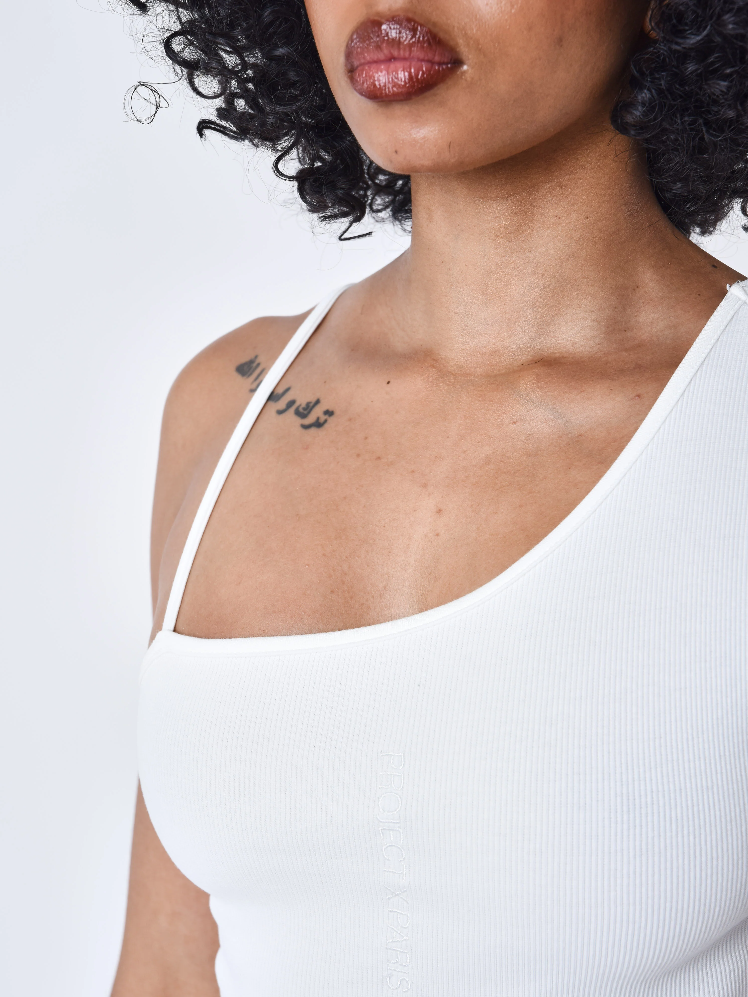 Robe Asymétrique a bretelles - Image 6