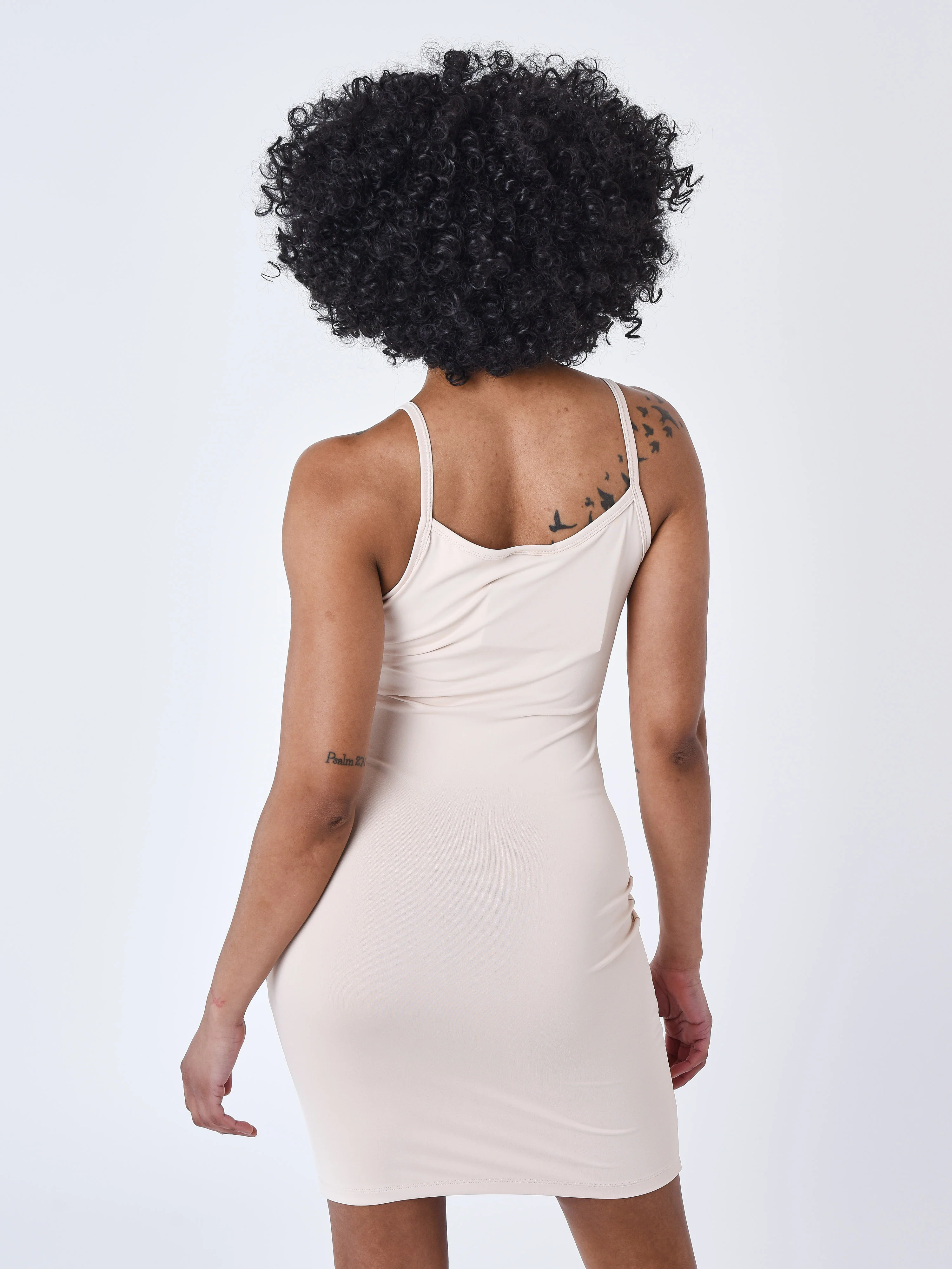 Robe Ă fines bretelles en lycra - Image 5