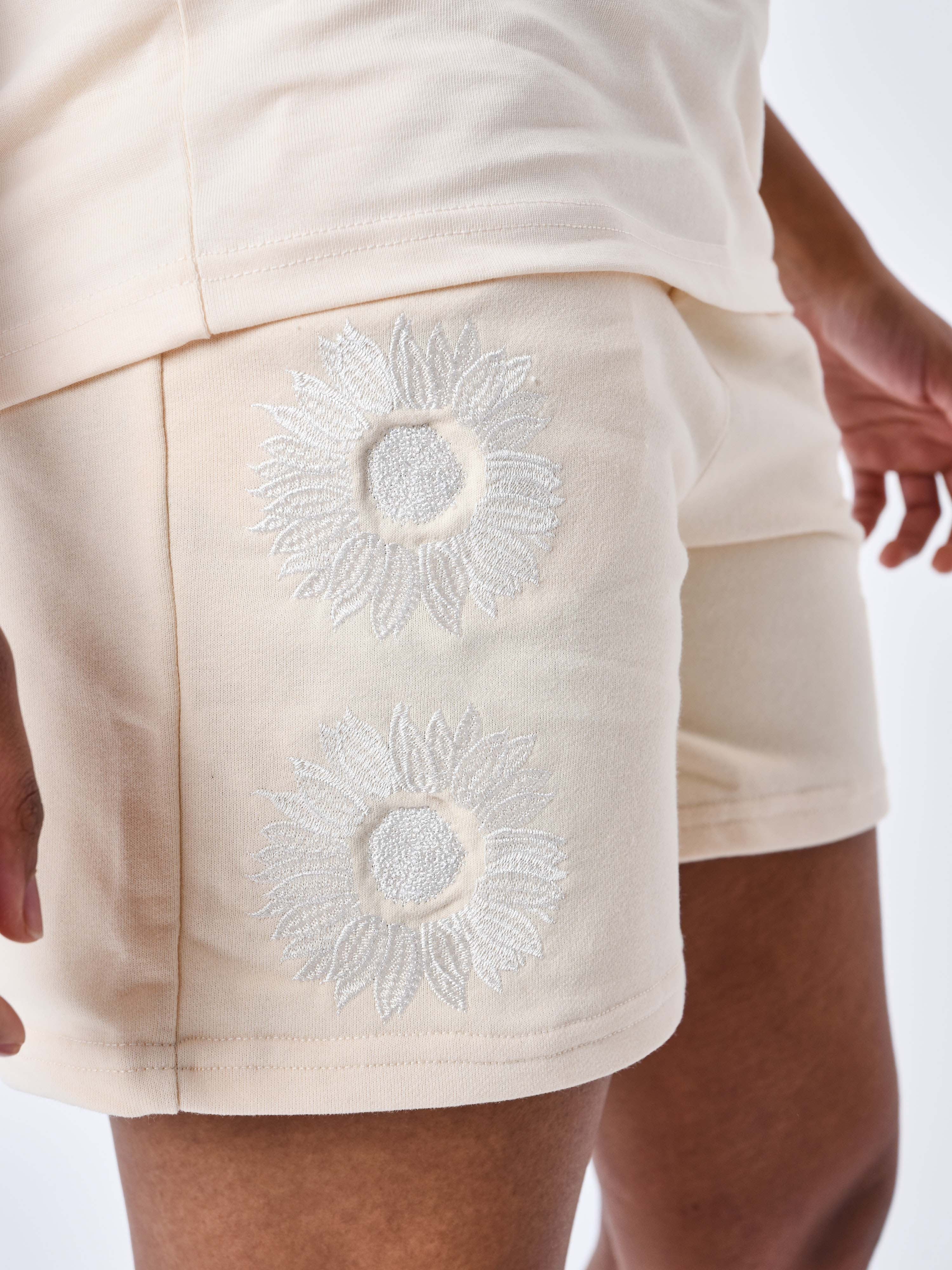 Short brodé fleuri - Image 7