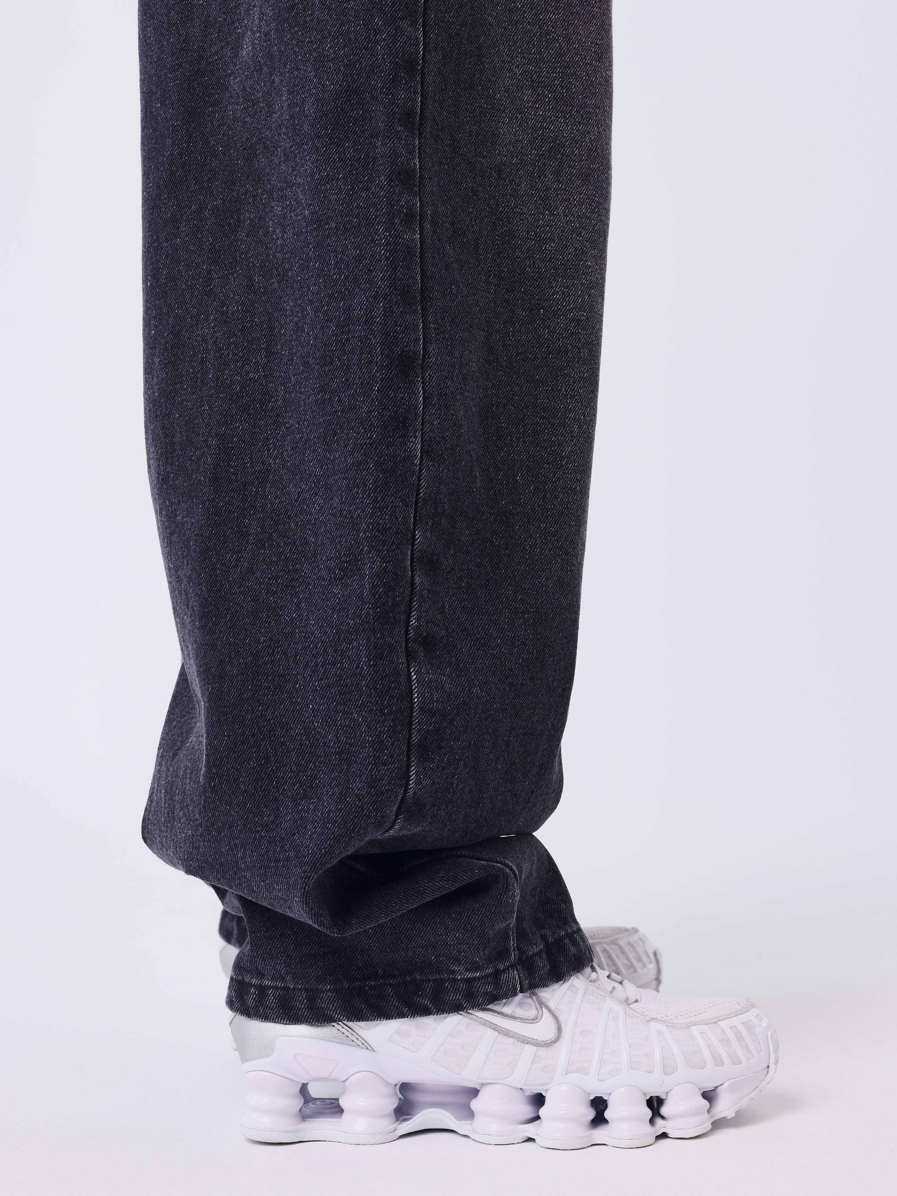 Jean barrel en denim noir délavé - Image 5