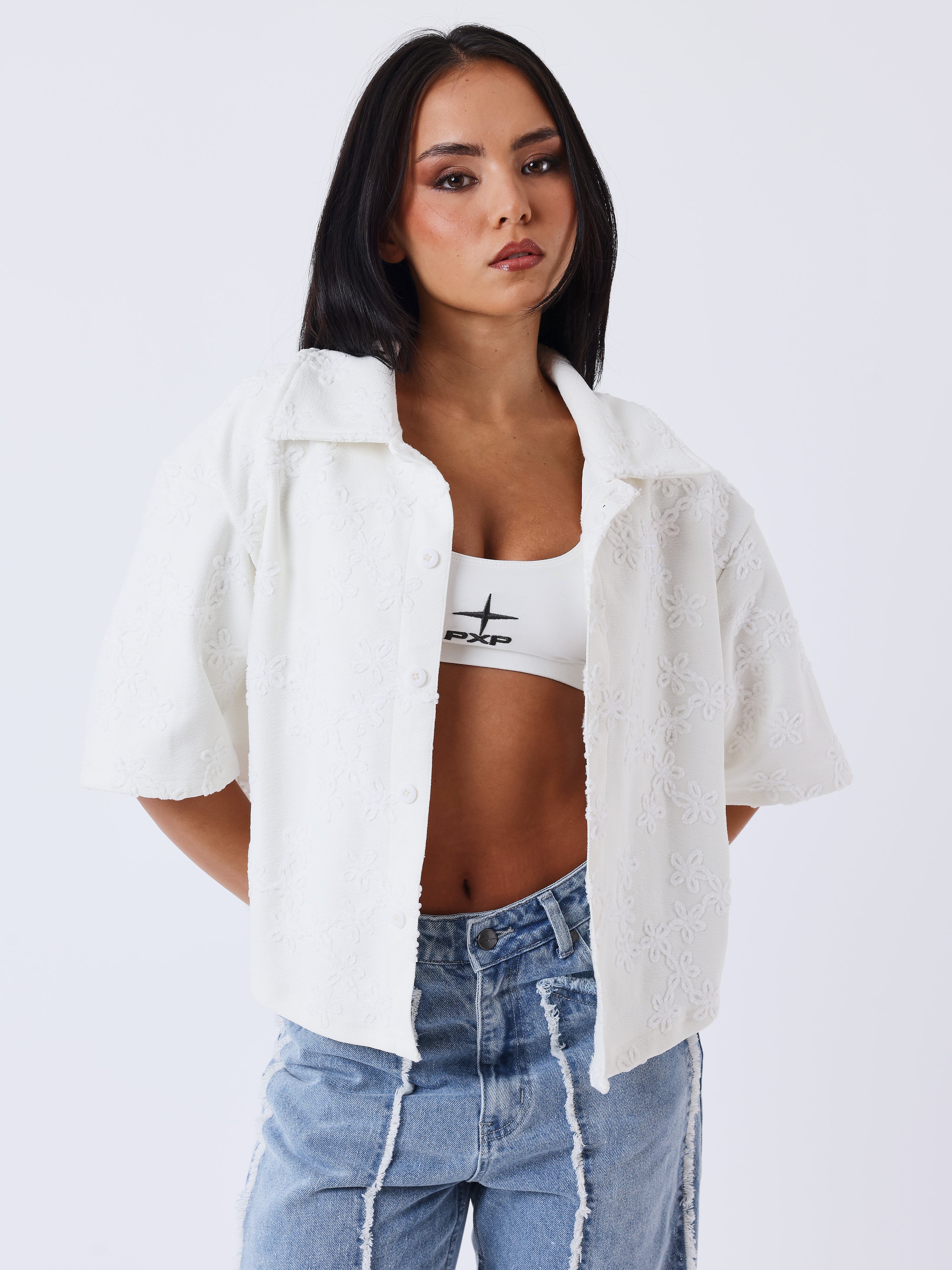 Chemise Ă broderie florale en relief