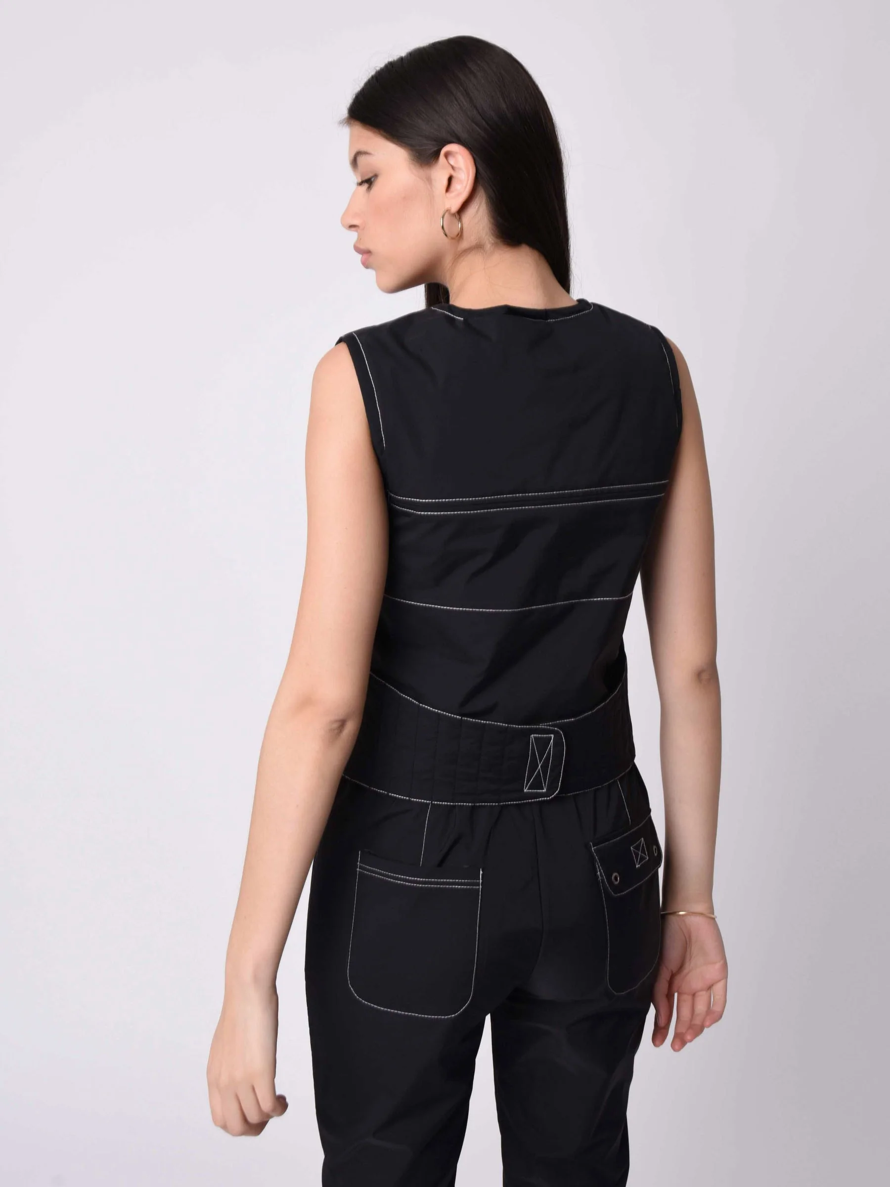 Gilet sans manches utility coutures contrastées empiècement mesh - Image 5