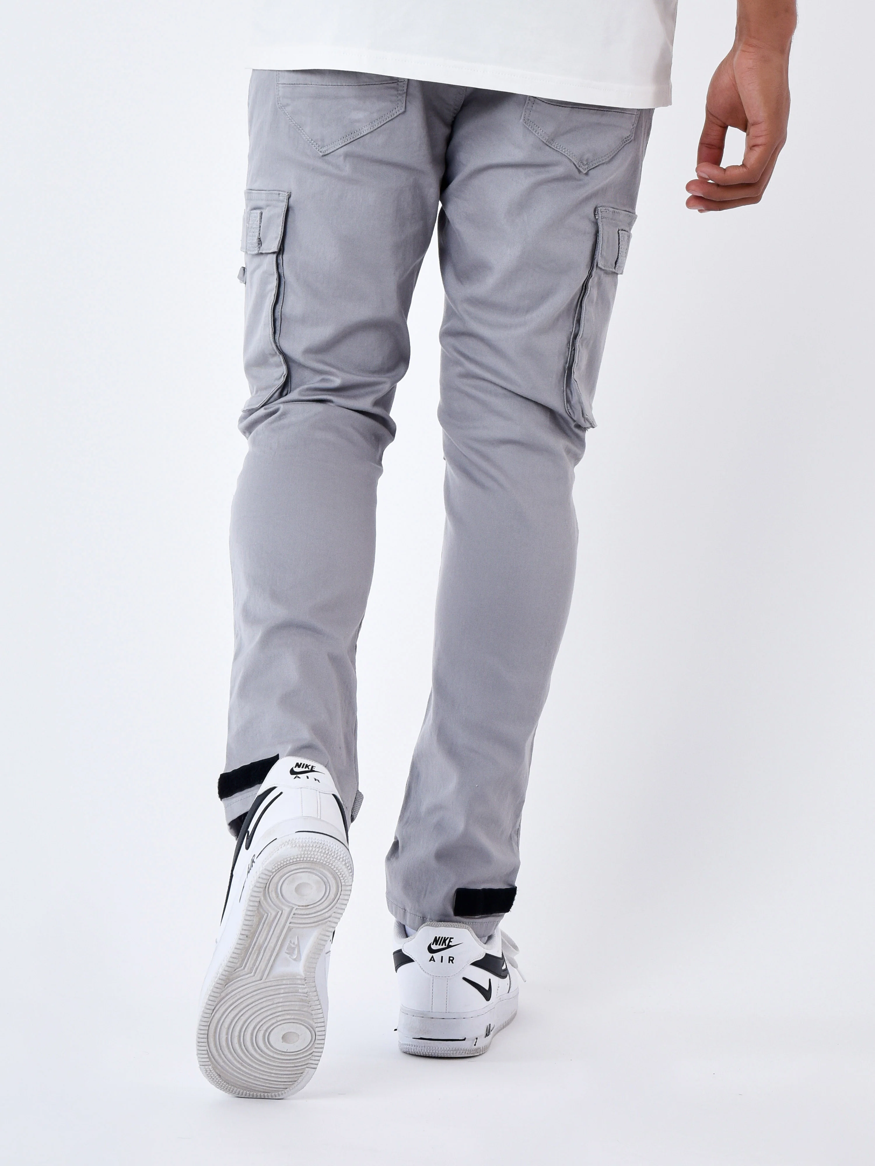 Jean Cargo poches et sangle de resserrement en bas - Image 3
