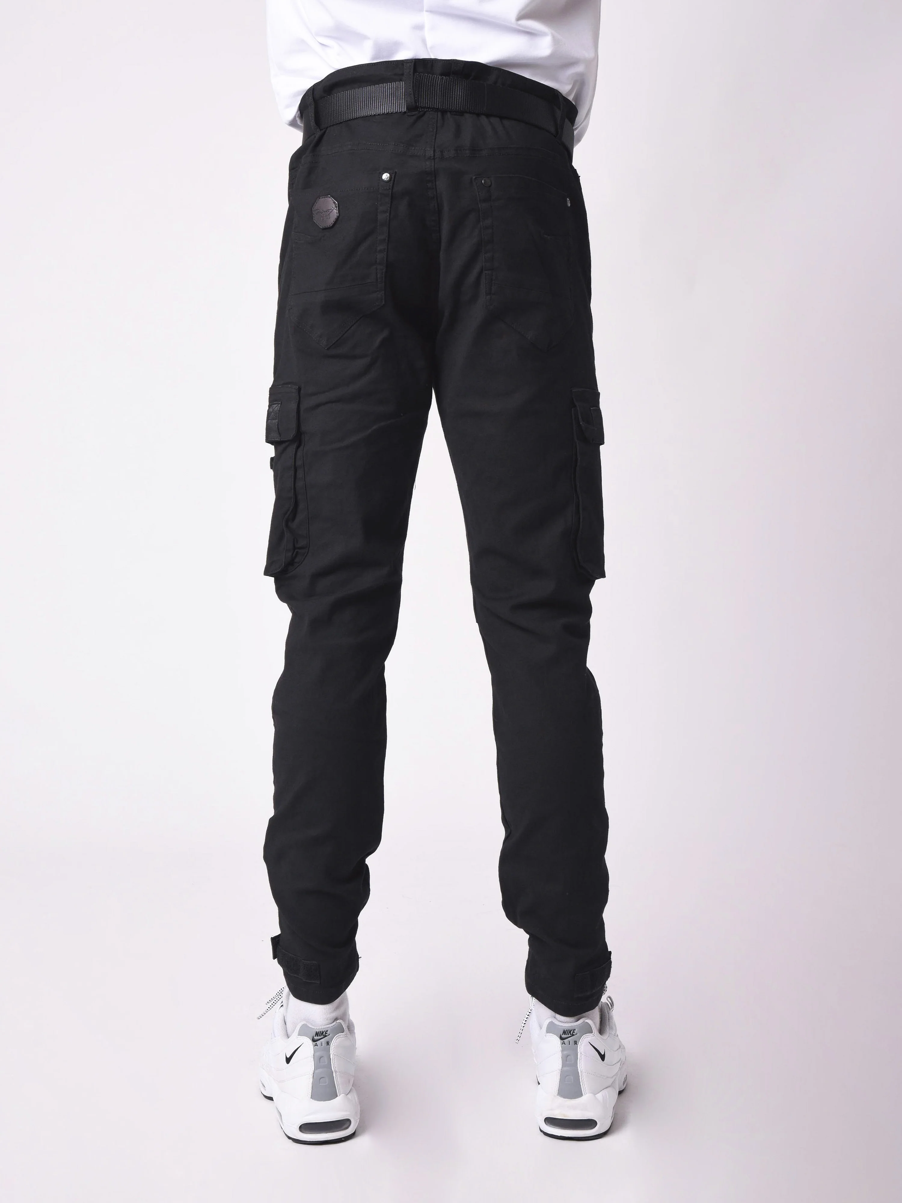 Jean Cargo poches et sangle de resserrement en bas - Image 3