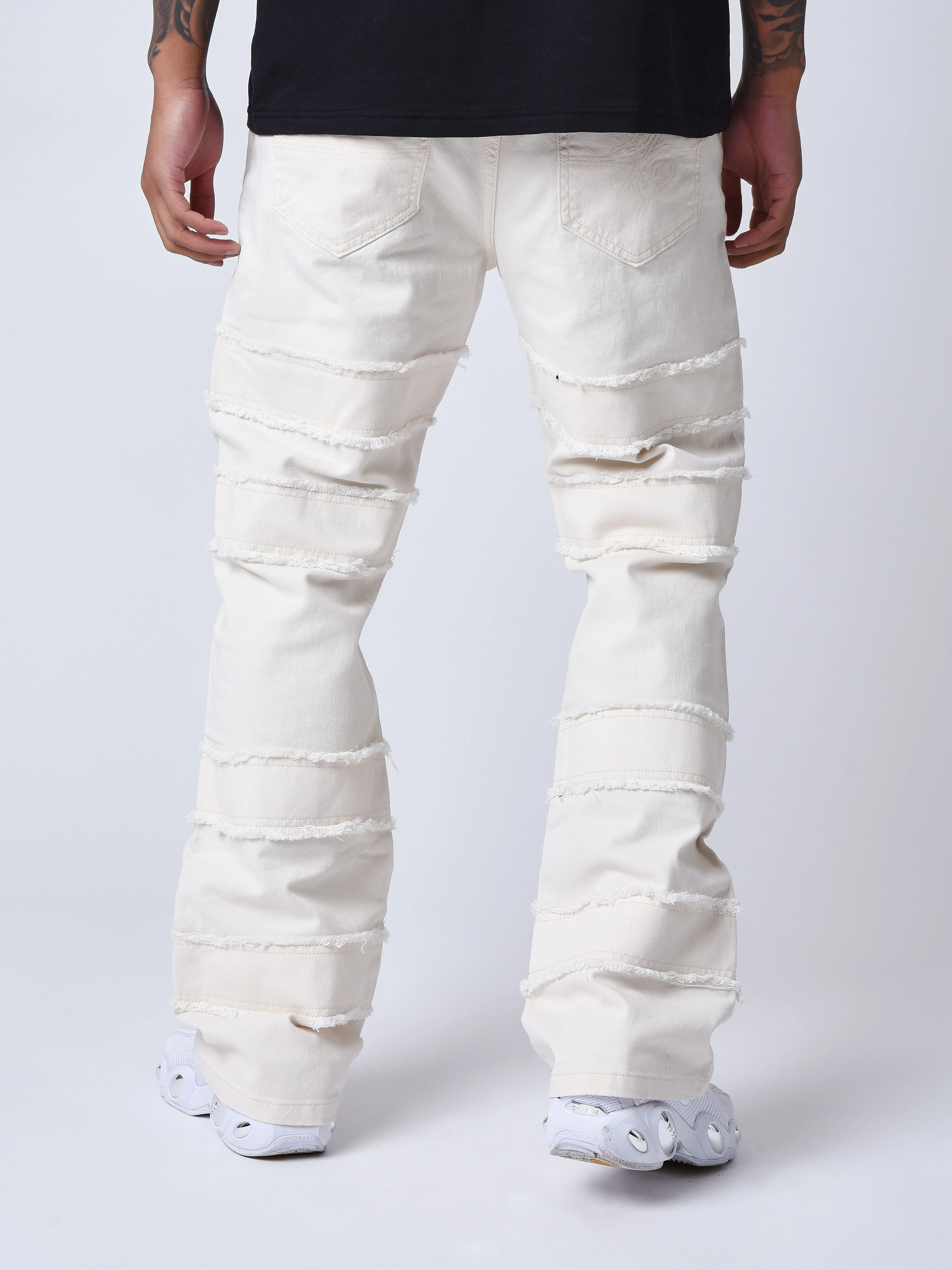 Jeans évasé à détails effilochés - Image 4