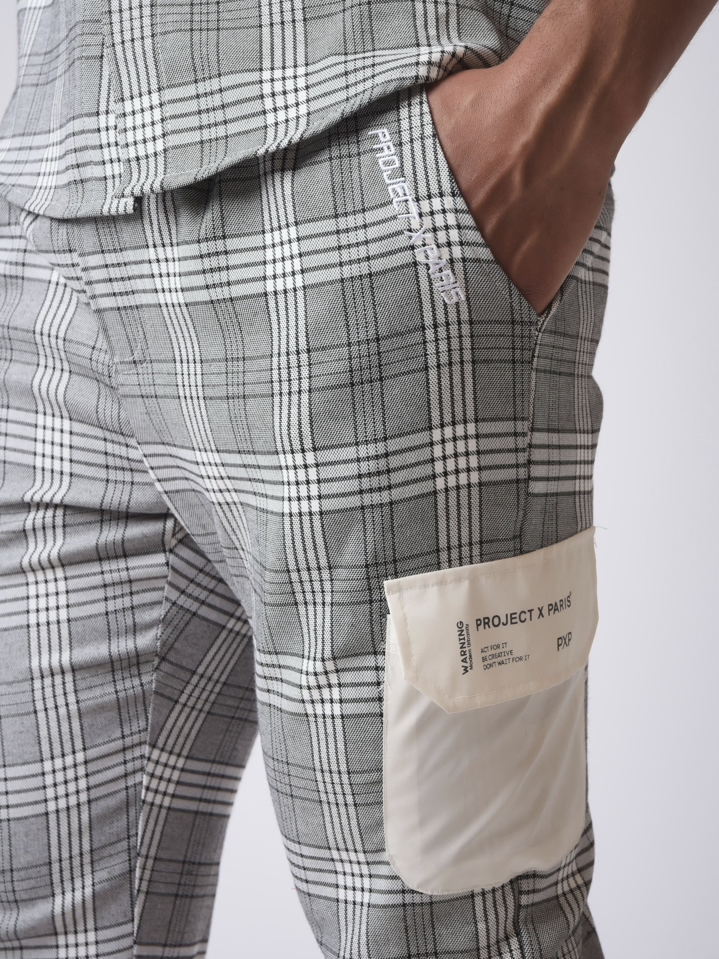 Pantalon à carreaux - Image 7