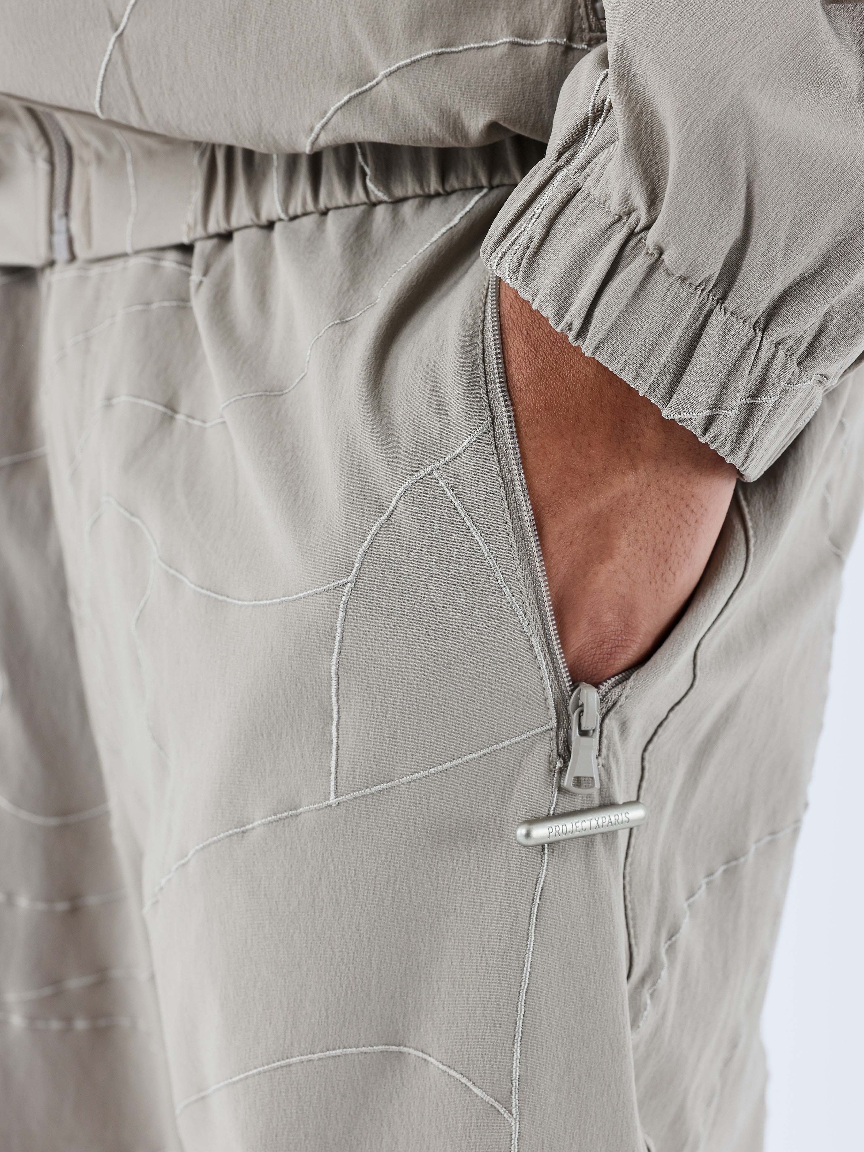 Pantalon a détails brodé - Image 5