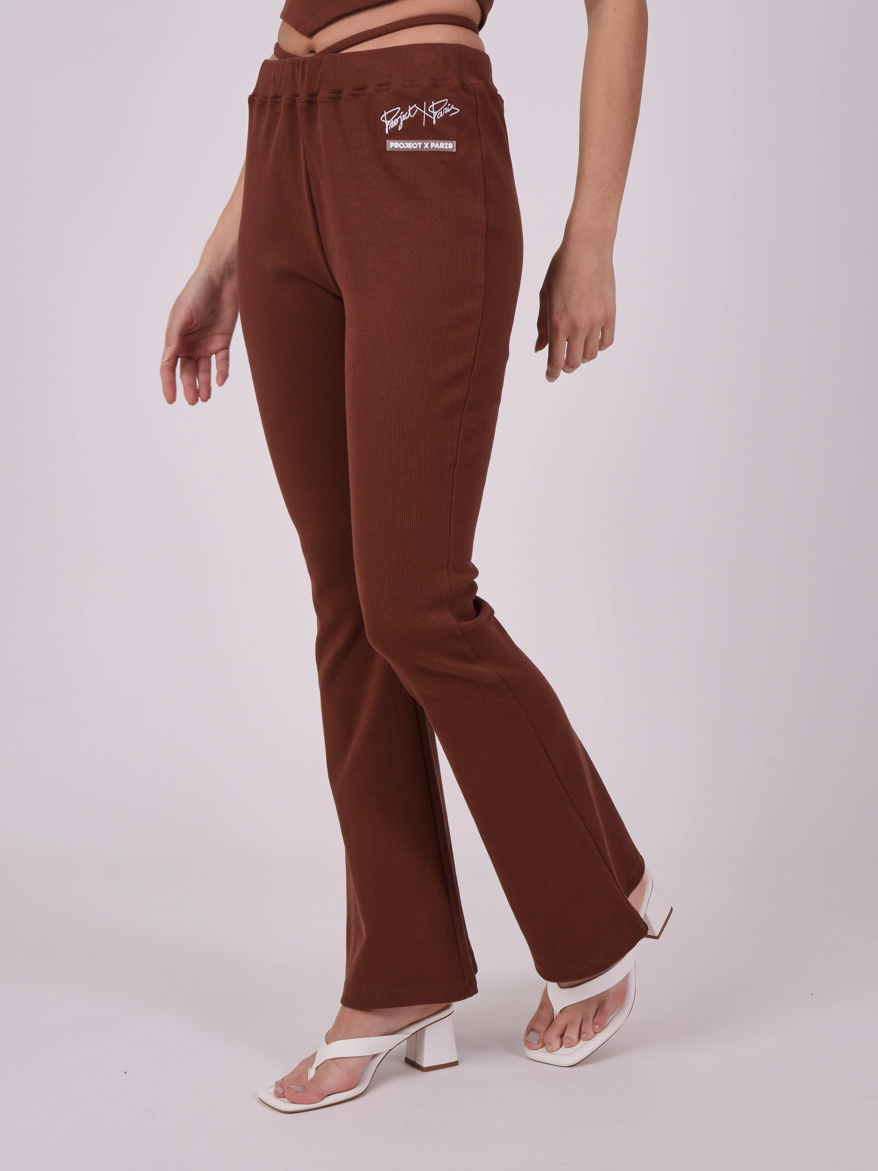Pantalon flare à lanière