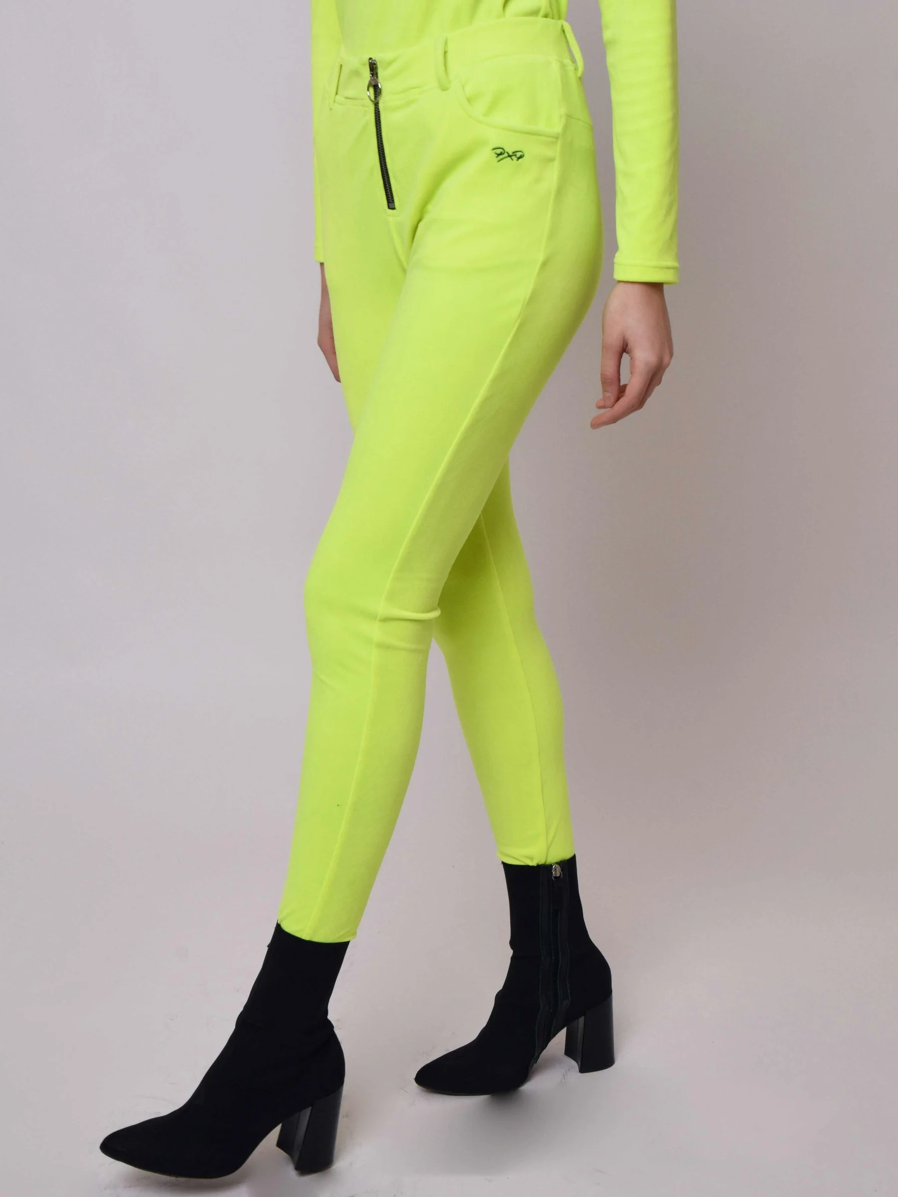 Pantalon velvet avec passant zip rond - Image 3