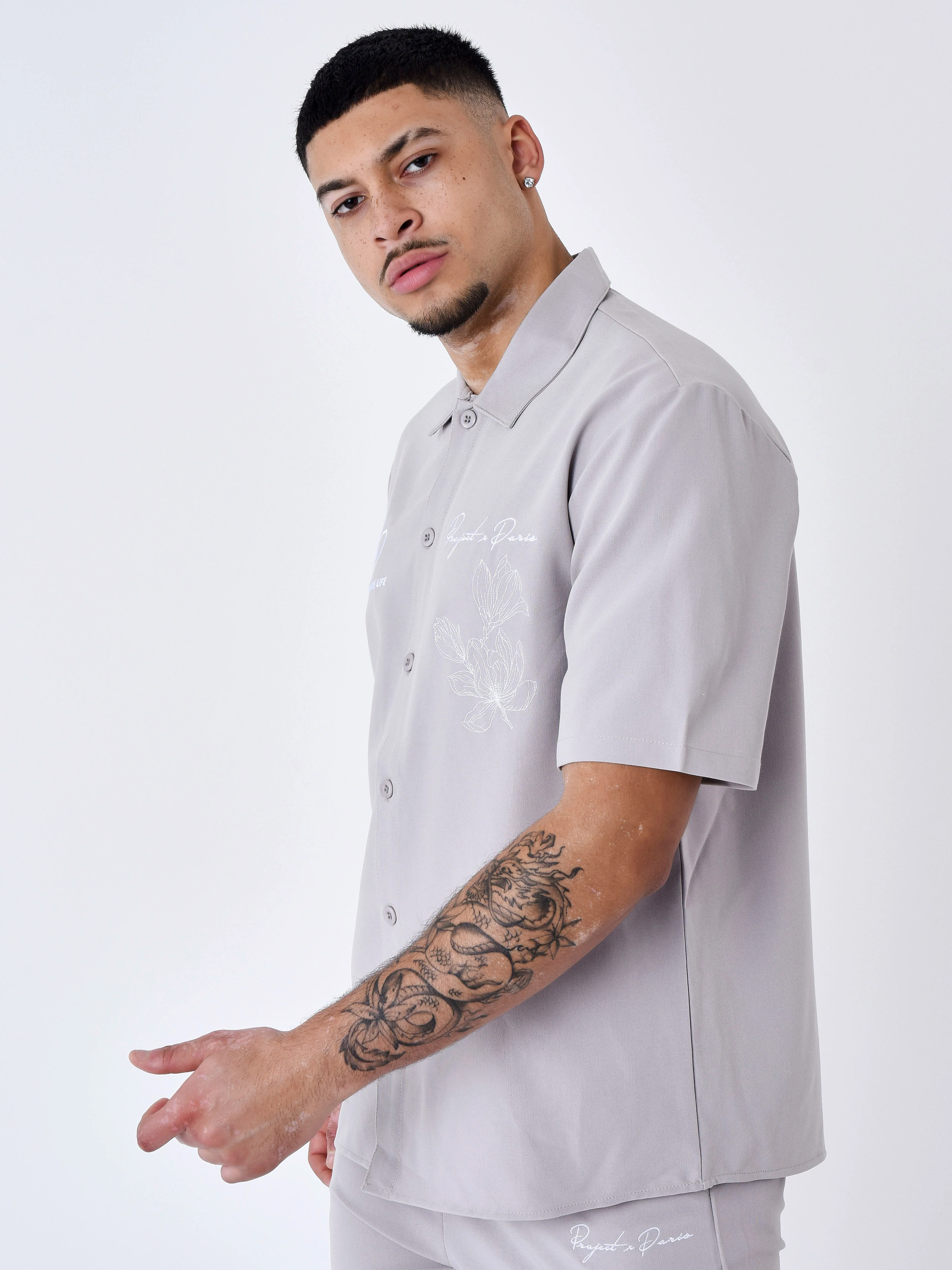 Chemise à fleur brodée - Image 3