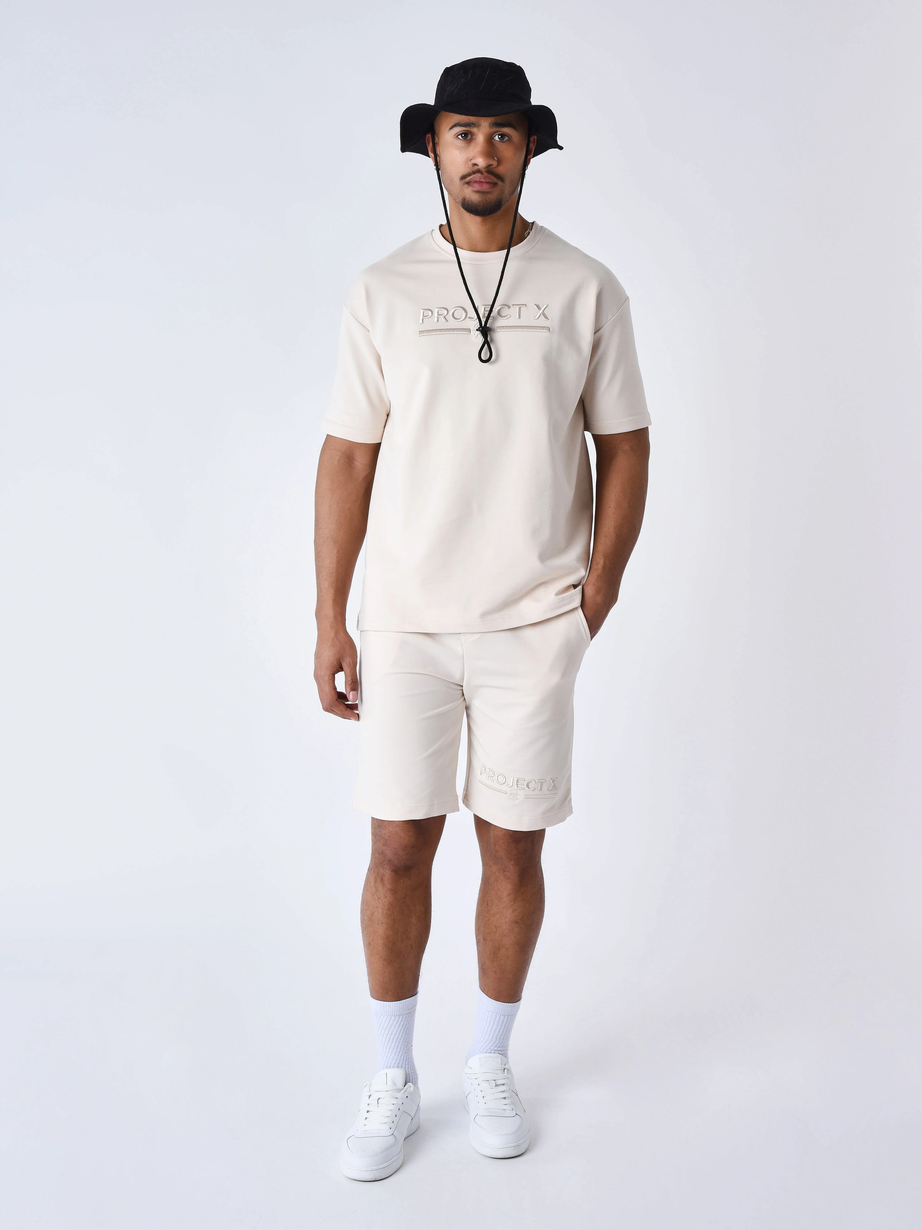 Short classique brodé