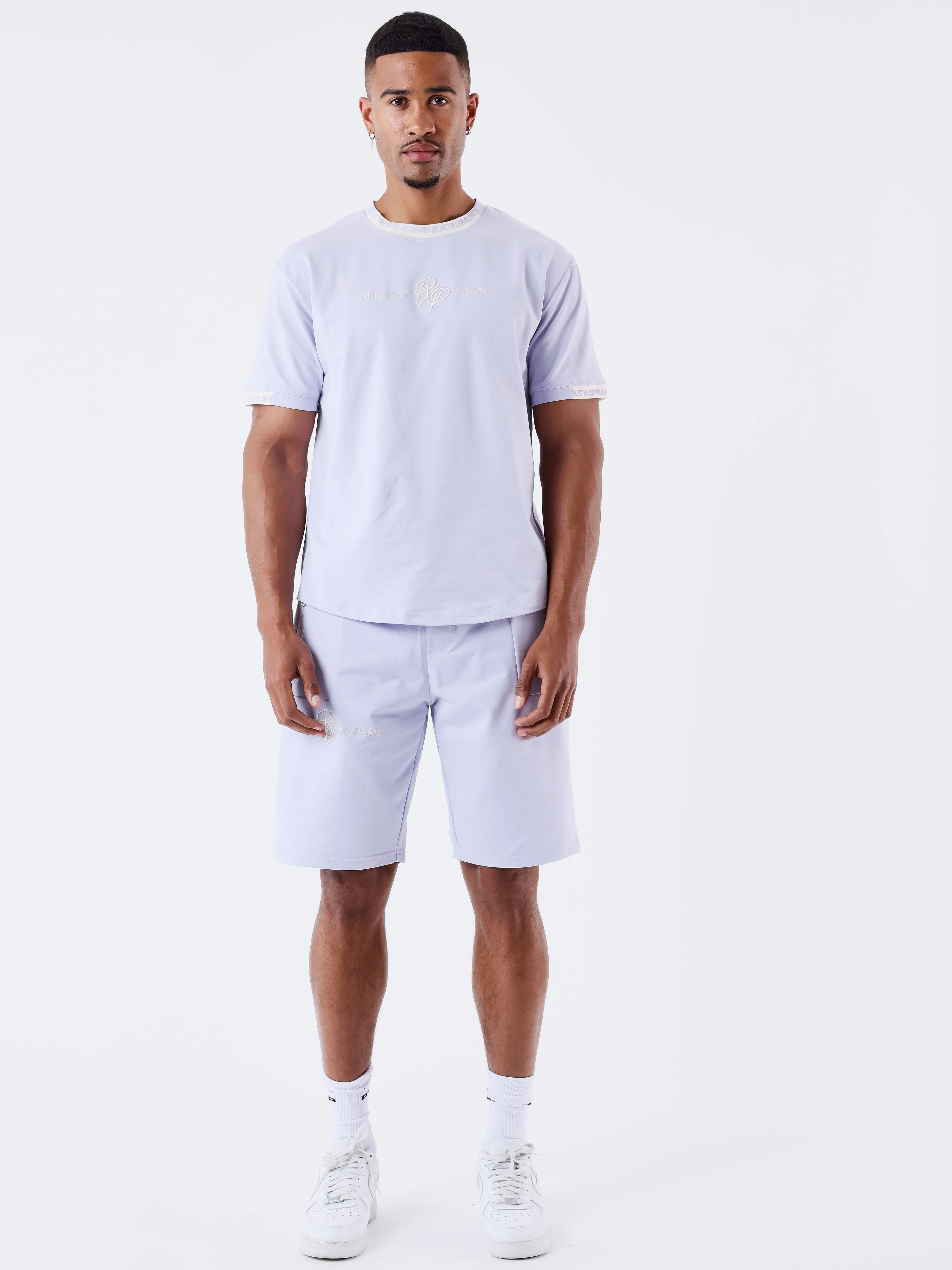 Short uni avec bande logo