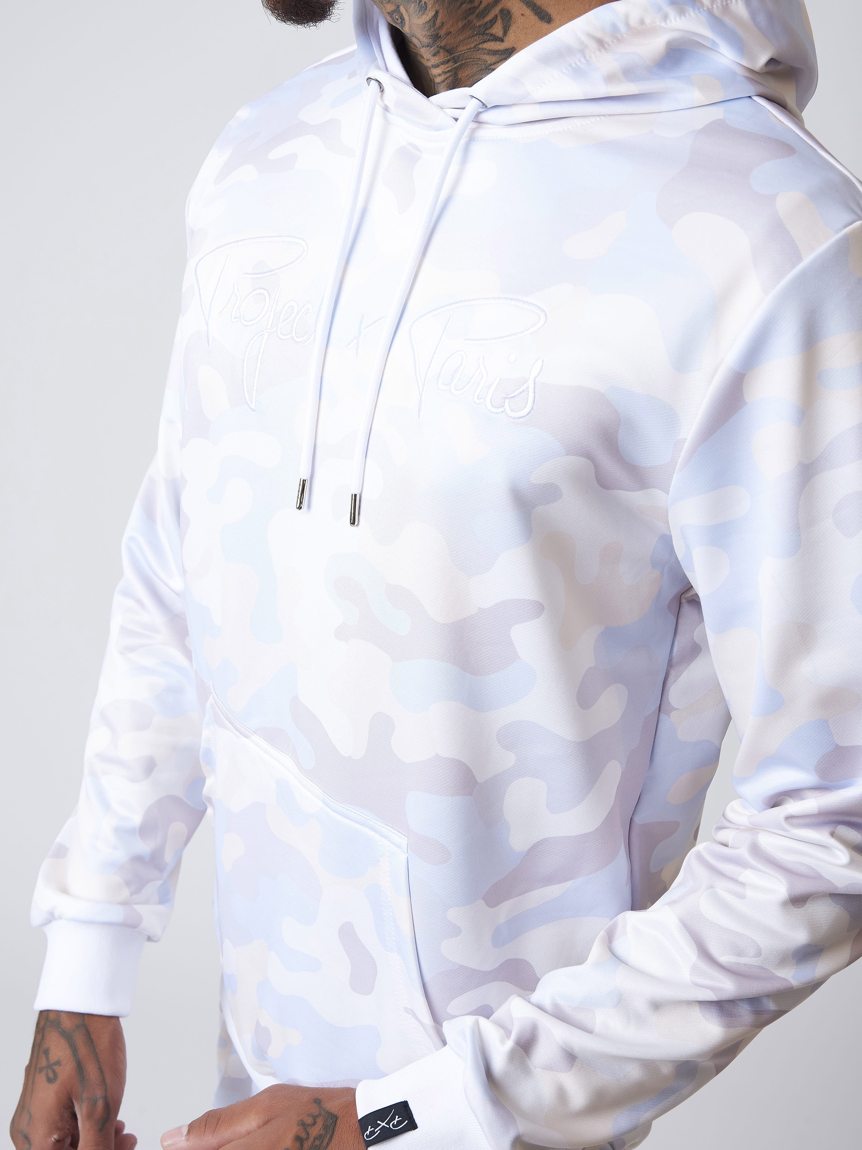 Sweat Ă Capuche motif camouflage avec broderie logo sur la poitrine et poche kangourou - Image 5