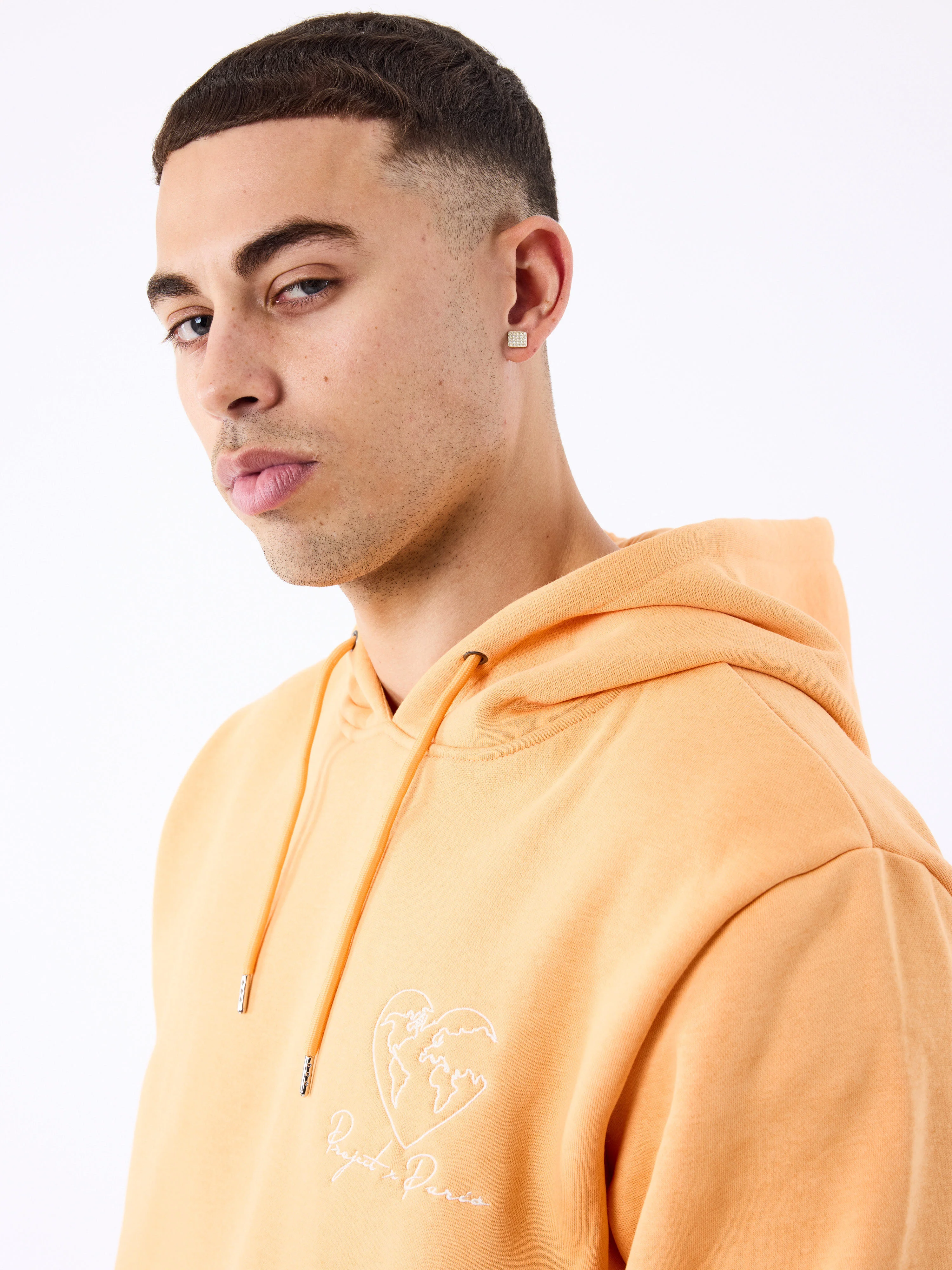 Sweat Ă Capuche motif coeurmonde - Image 5