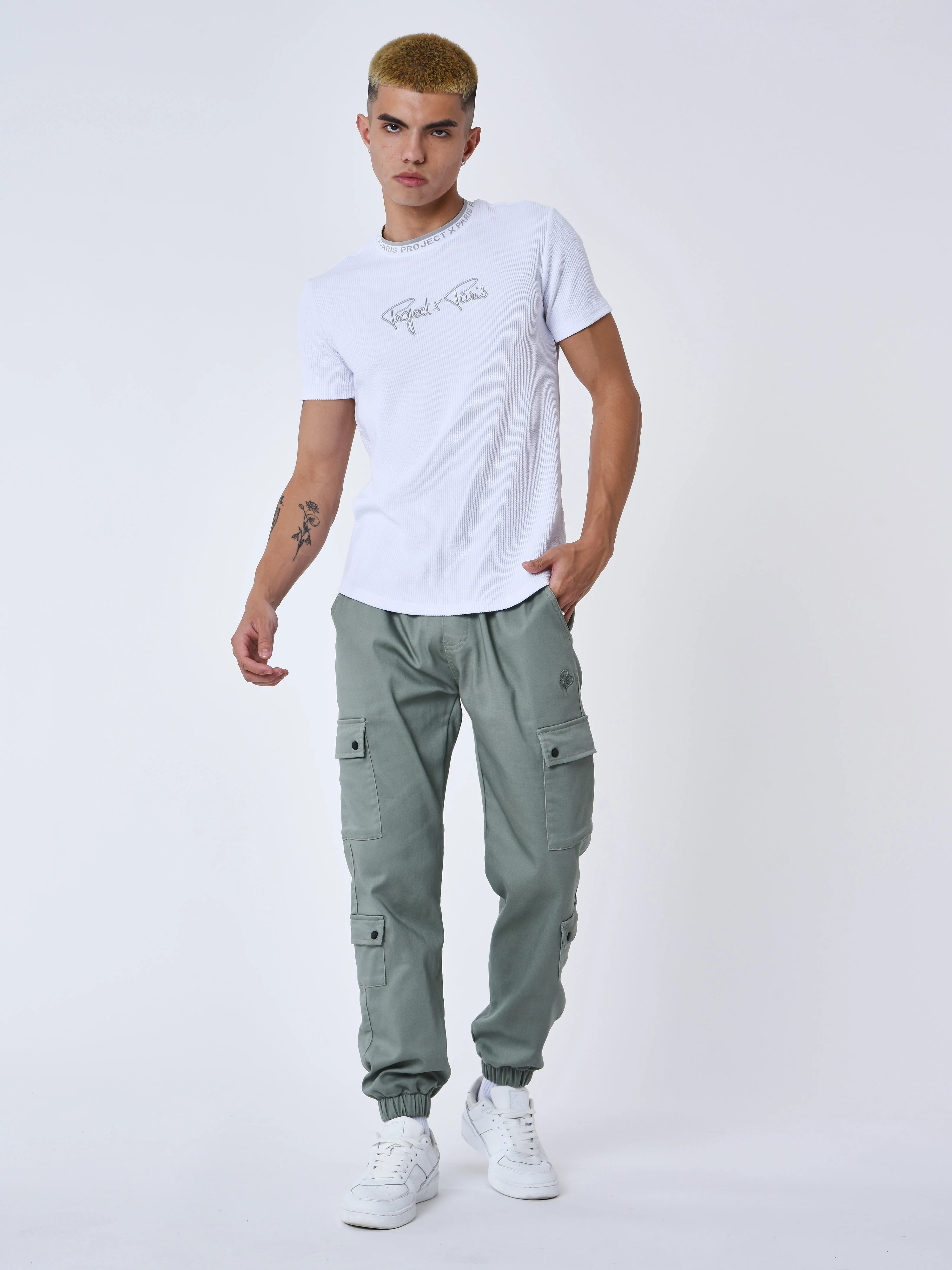Cargo multi-poches avec serrage élastique