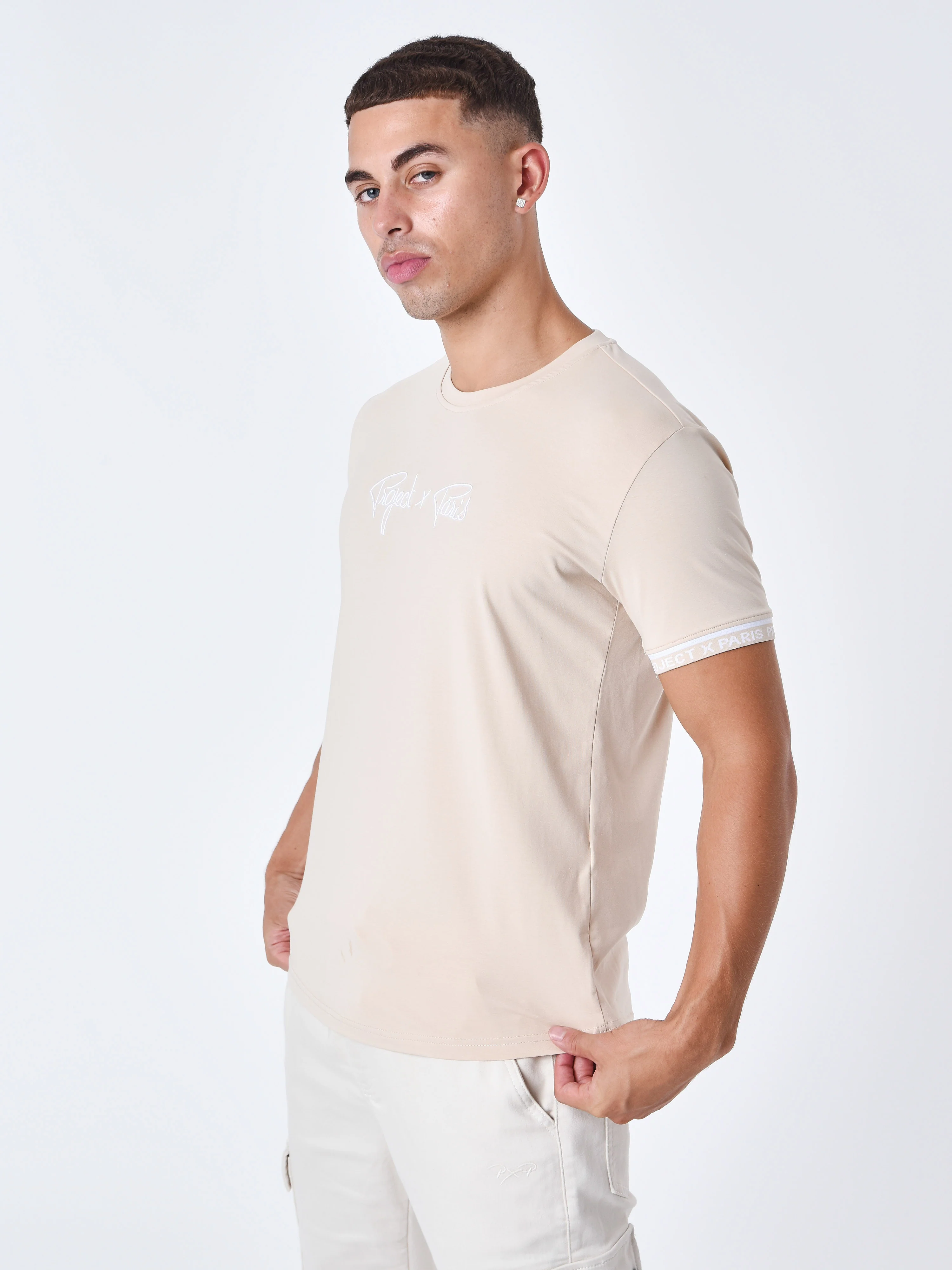 T-shirt logo brodé en relief - Image 4