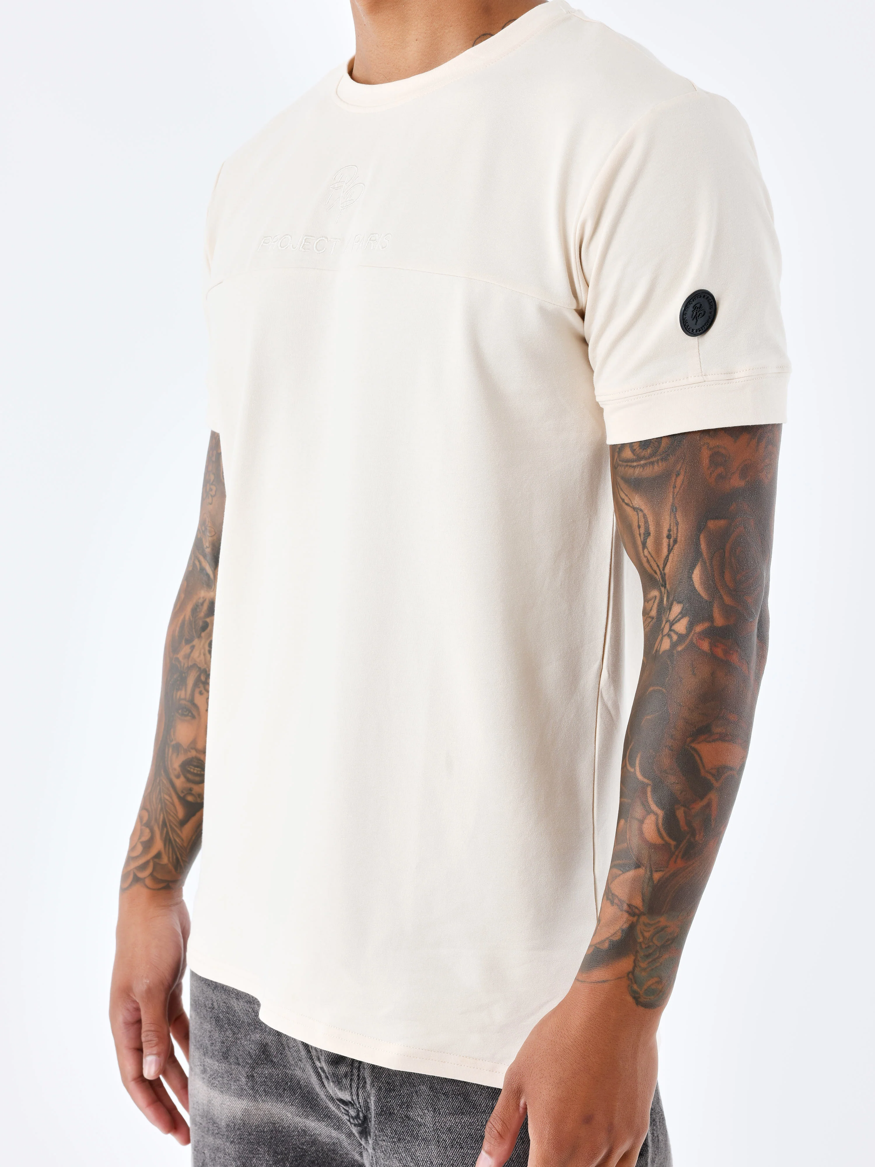 T-shirt style techwear - Image 4