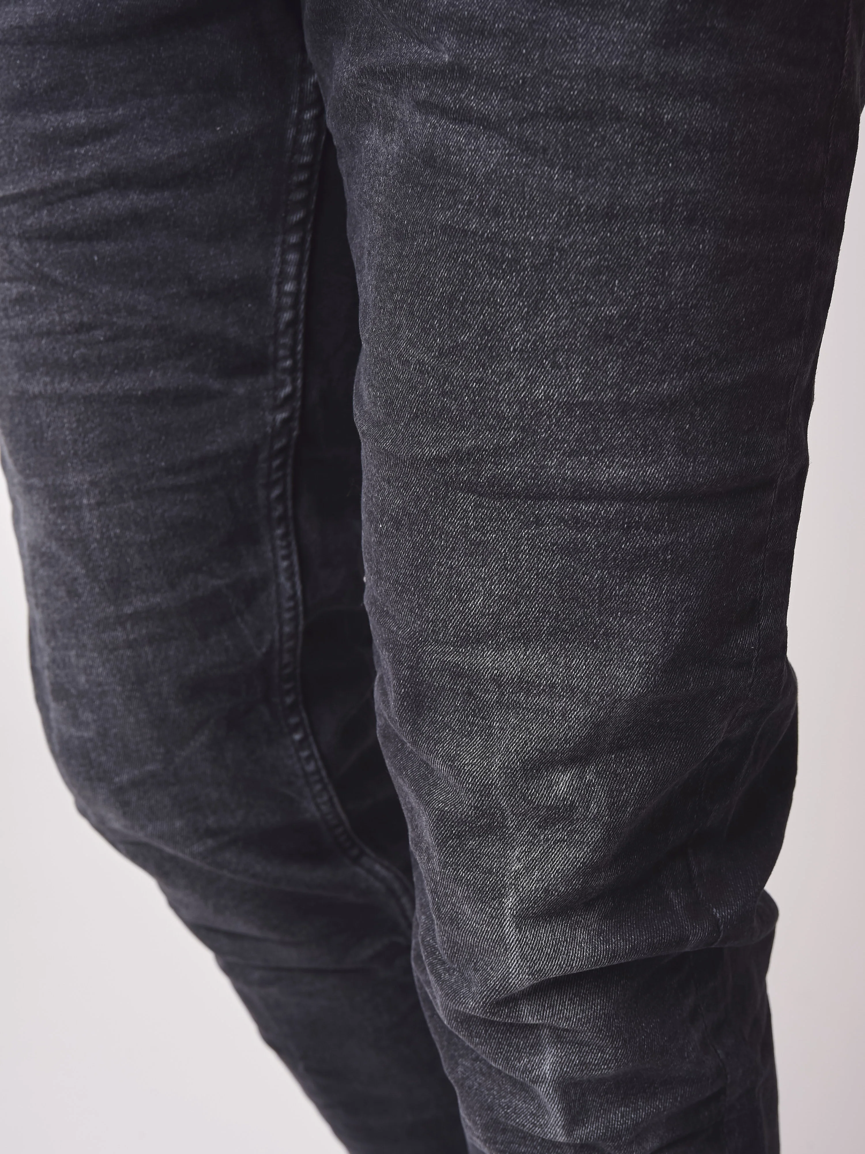 Jean Skinny basic légèrement délavé - Image 5