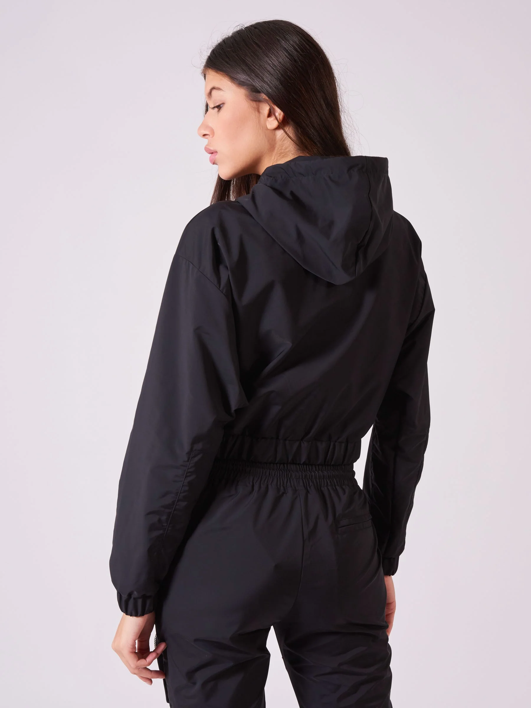 Veste capuche poches relief - Image 4
