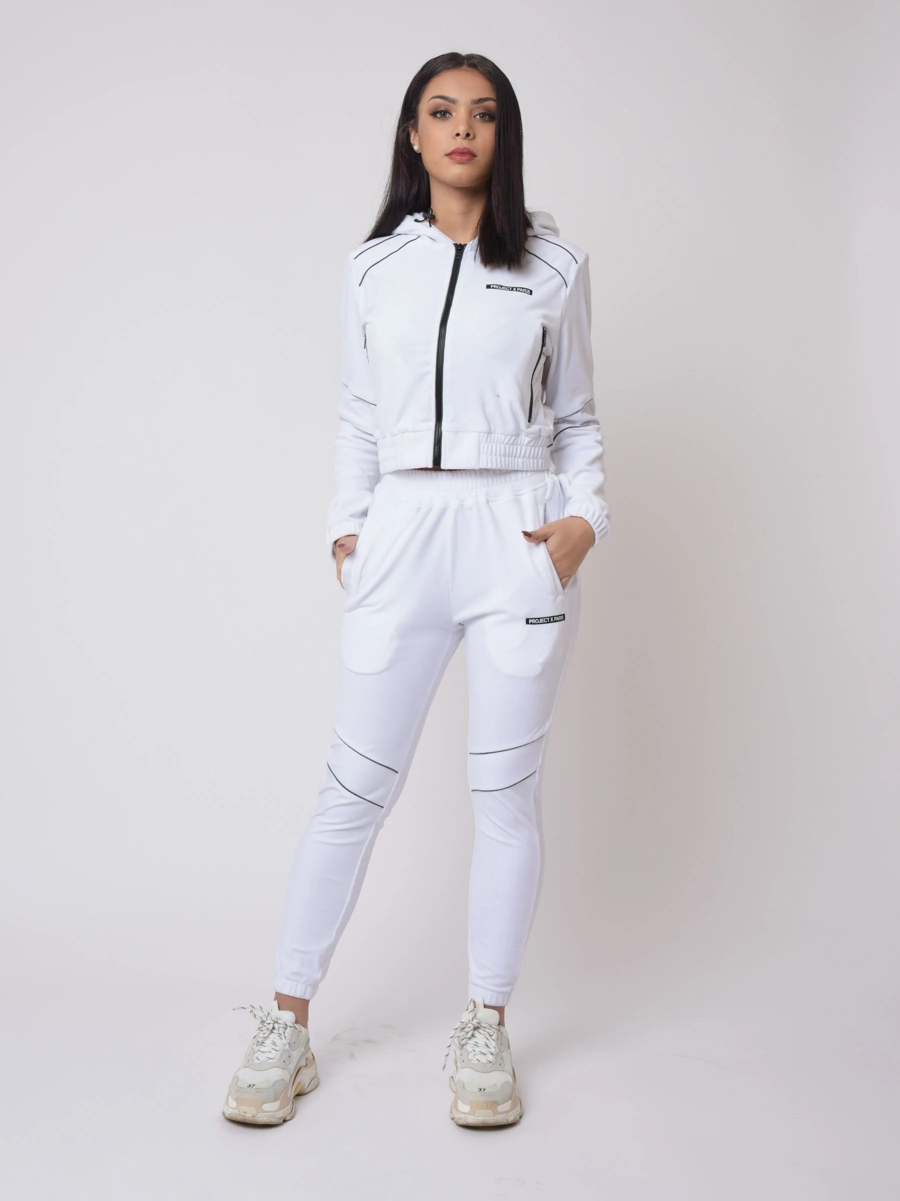 Veste velvet à capuche avec pipings contrastés - Image 7