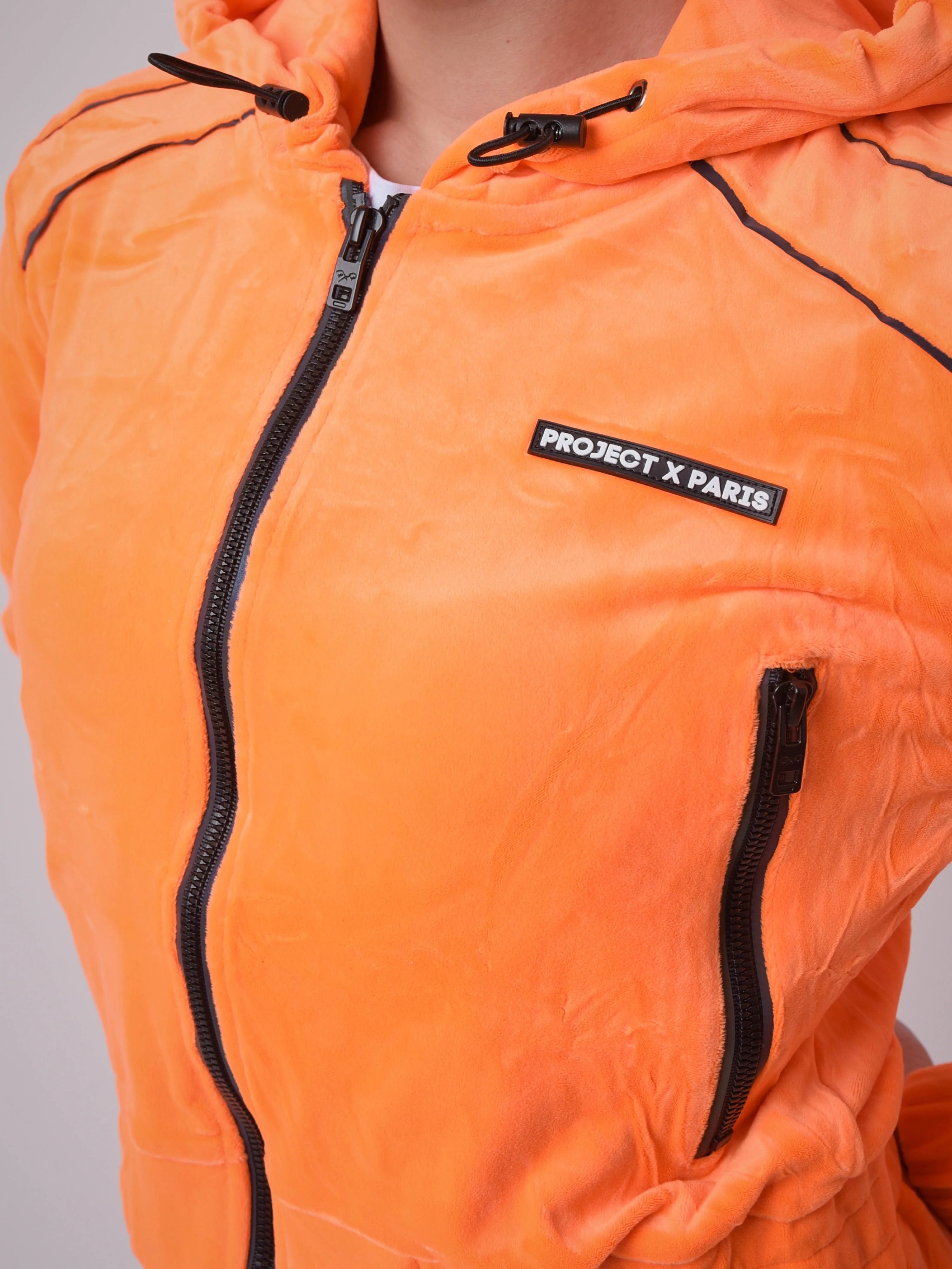 Veste velvet à capuche avec pipings contrastés - Image 4